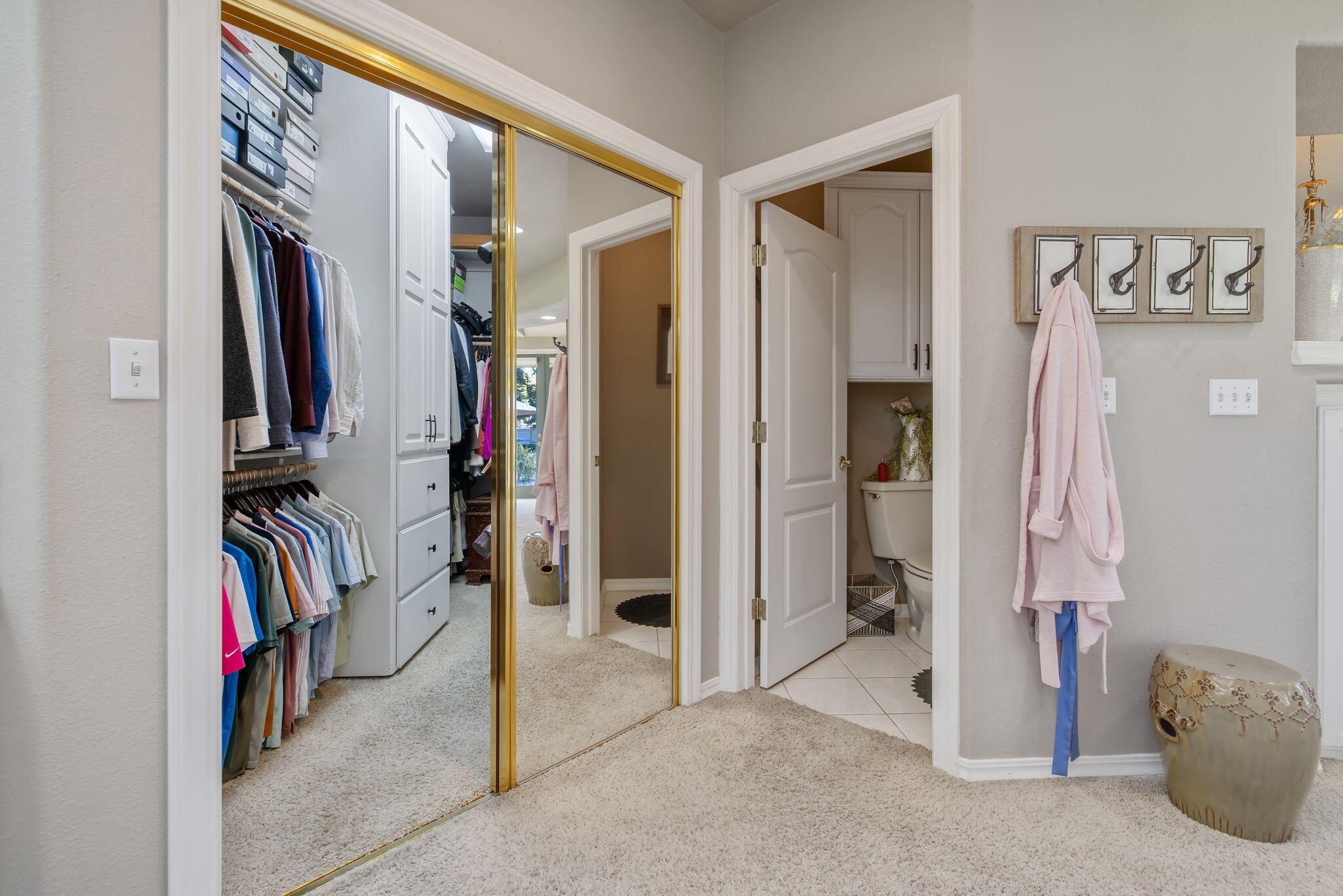 6614 W Vassar Ave, Visalia, CA 93277