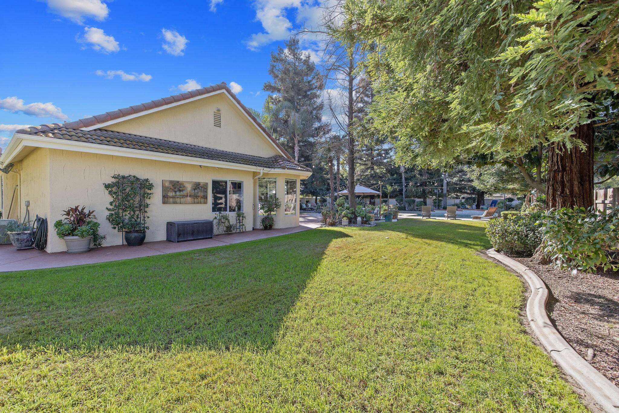 6614 W Vassar Ave, Visalia, CA 93277