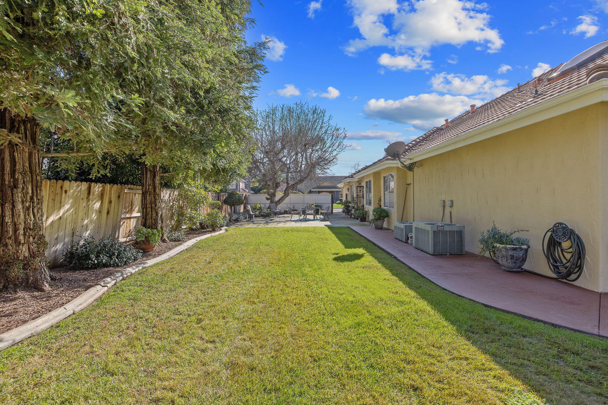 6614 W Vassar Ave, Visalia, CA 93277