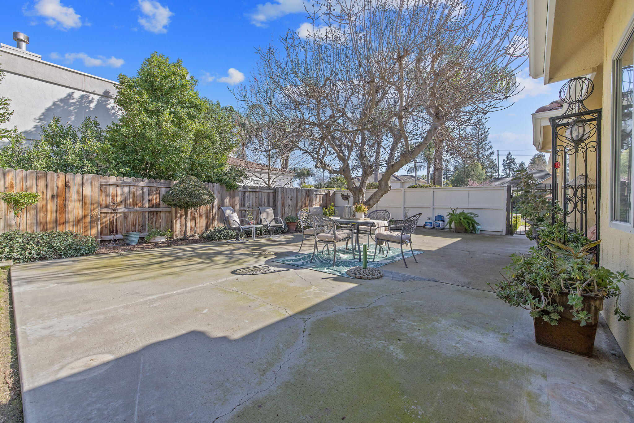 6614 W Vassar Ave, Visalia, CA 93277