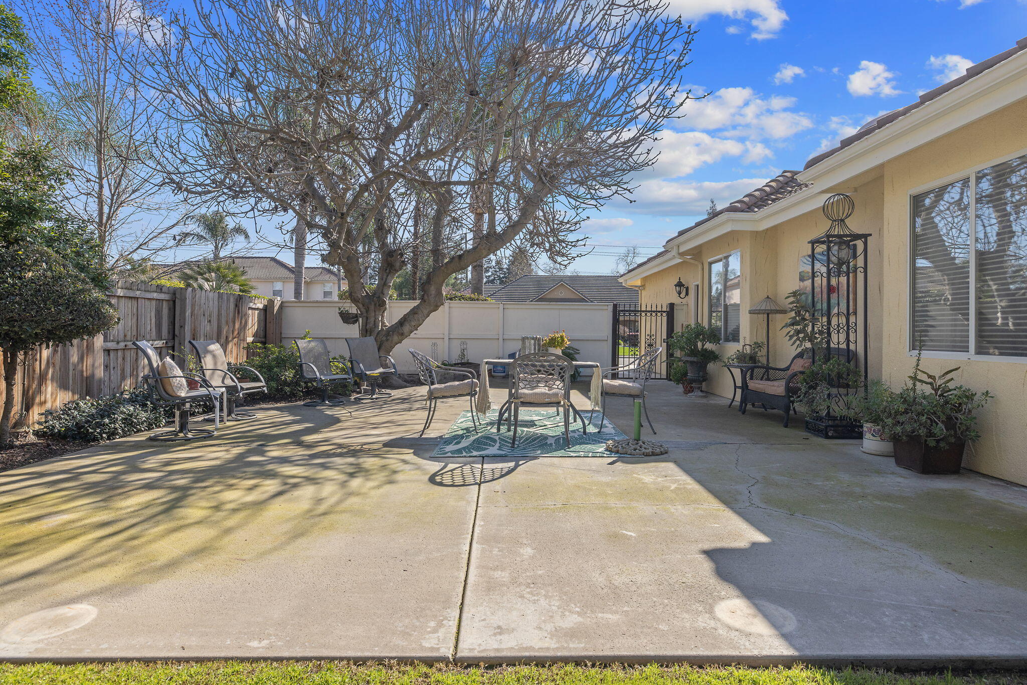 6614 W Vassar Ave, Visalia, CA 93277