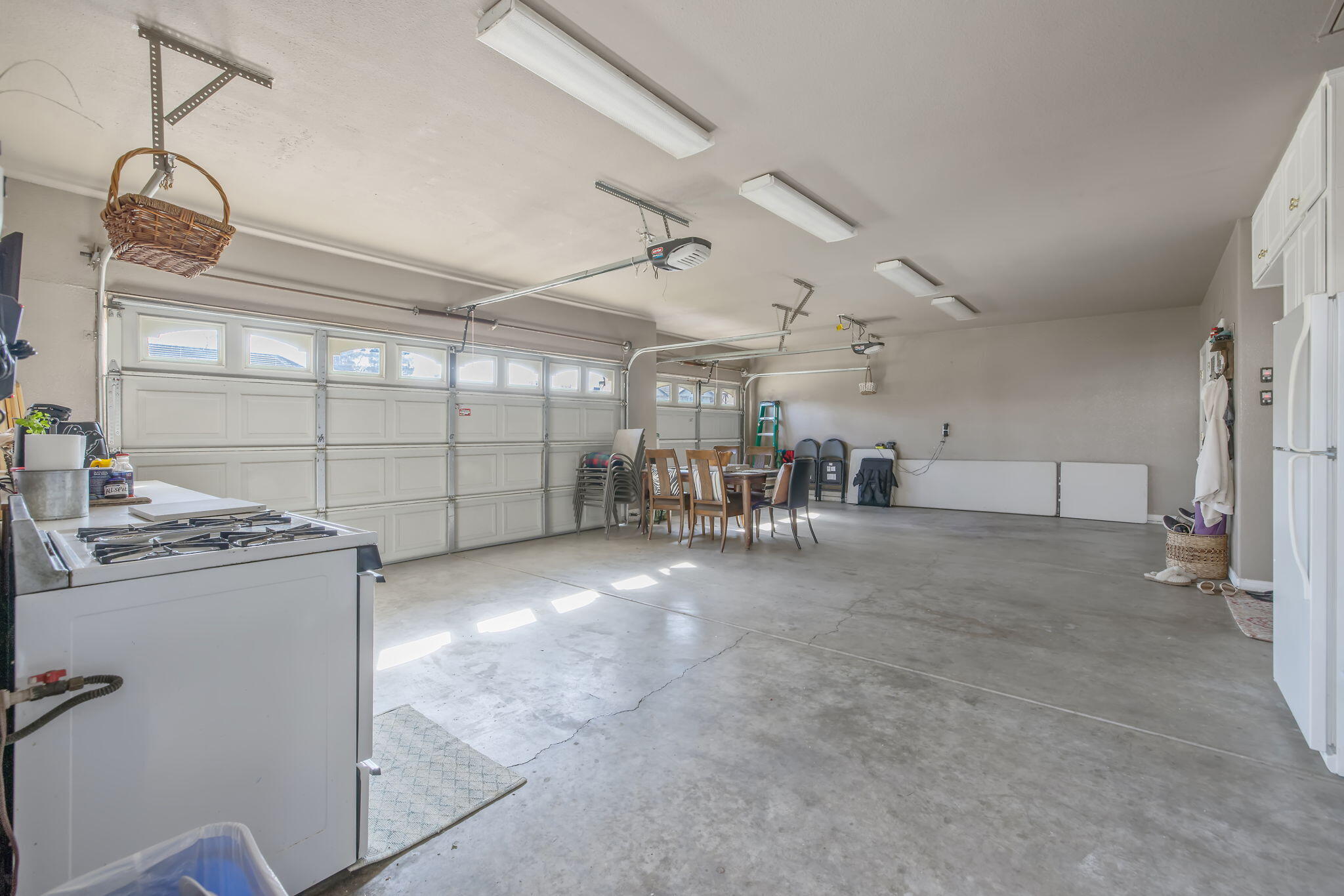 6614 W Vassar Ave, Visalia, CA 93277