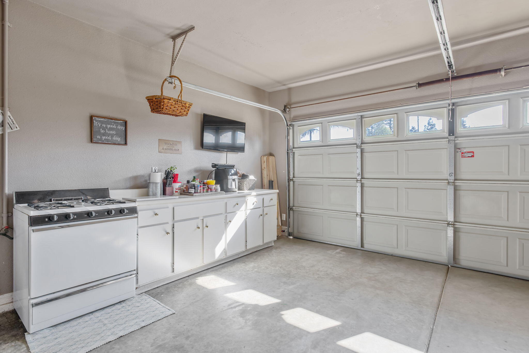 6614 W Vassar Ave, Visalia, CA 93277