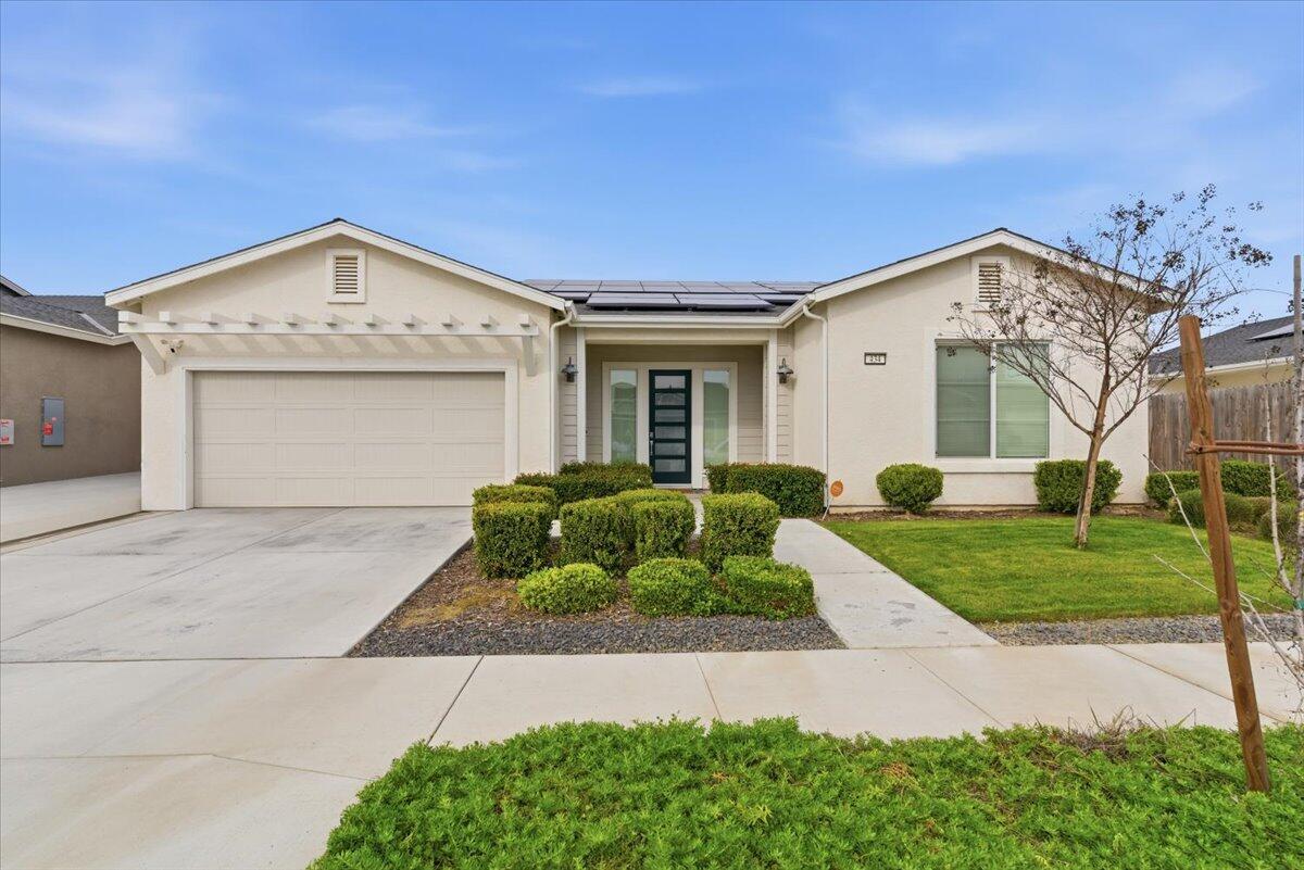 434 E Tyler Ct, Visalia, CA 93291