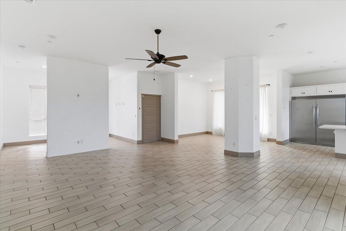 434 E Tyler Ct, Visalia, CA 93291