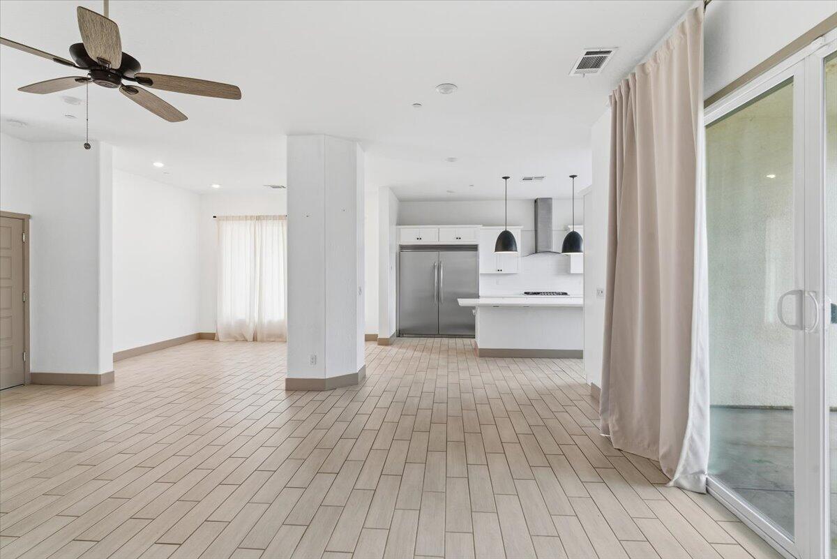 434 E Tyler Ct, Visalia, CA 93291