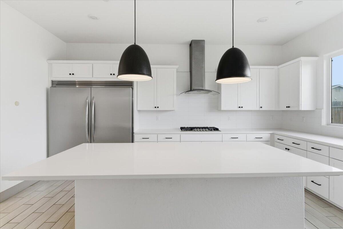 434 E Tyler Ct, Visalia, CA 93291