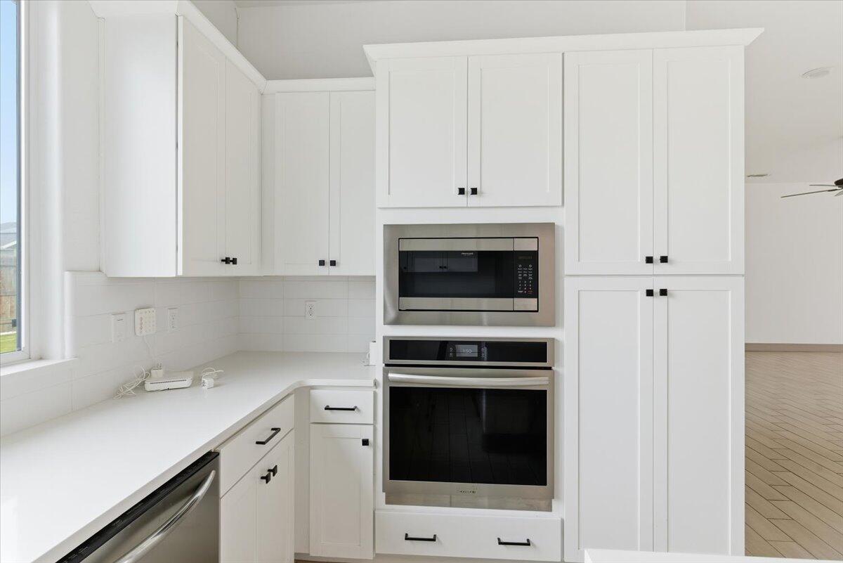 434 E Tyler Ct, Visalia, CA 93291