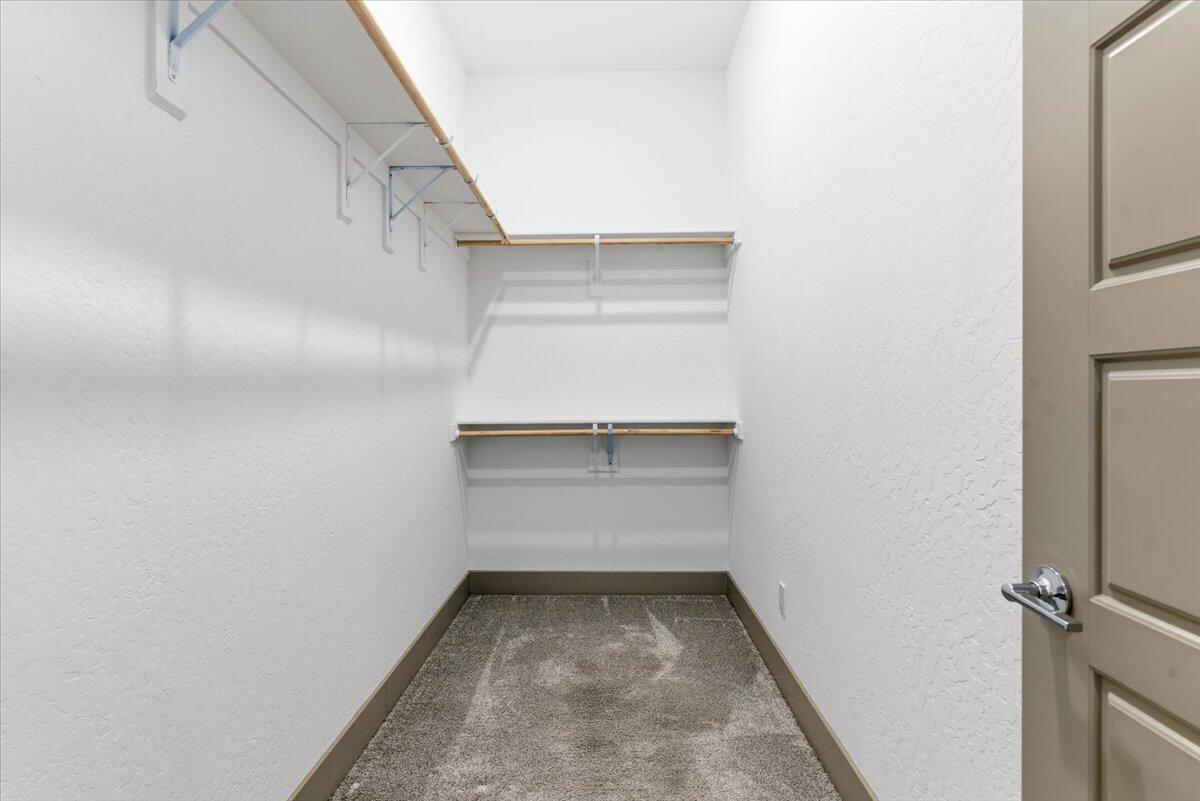 434 E Tyler Ct, Visalia, CA 93291