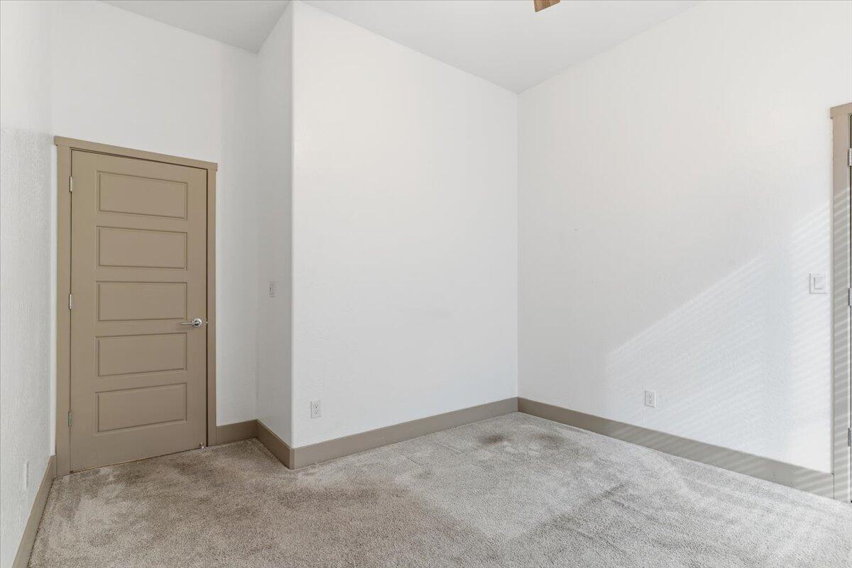 434 E Tyler Ct, Visalia, CA 93291