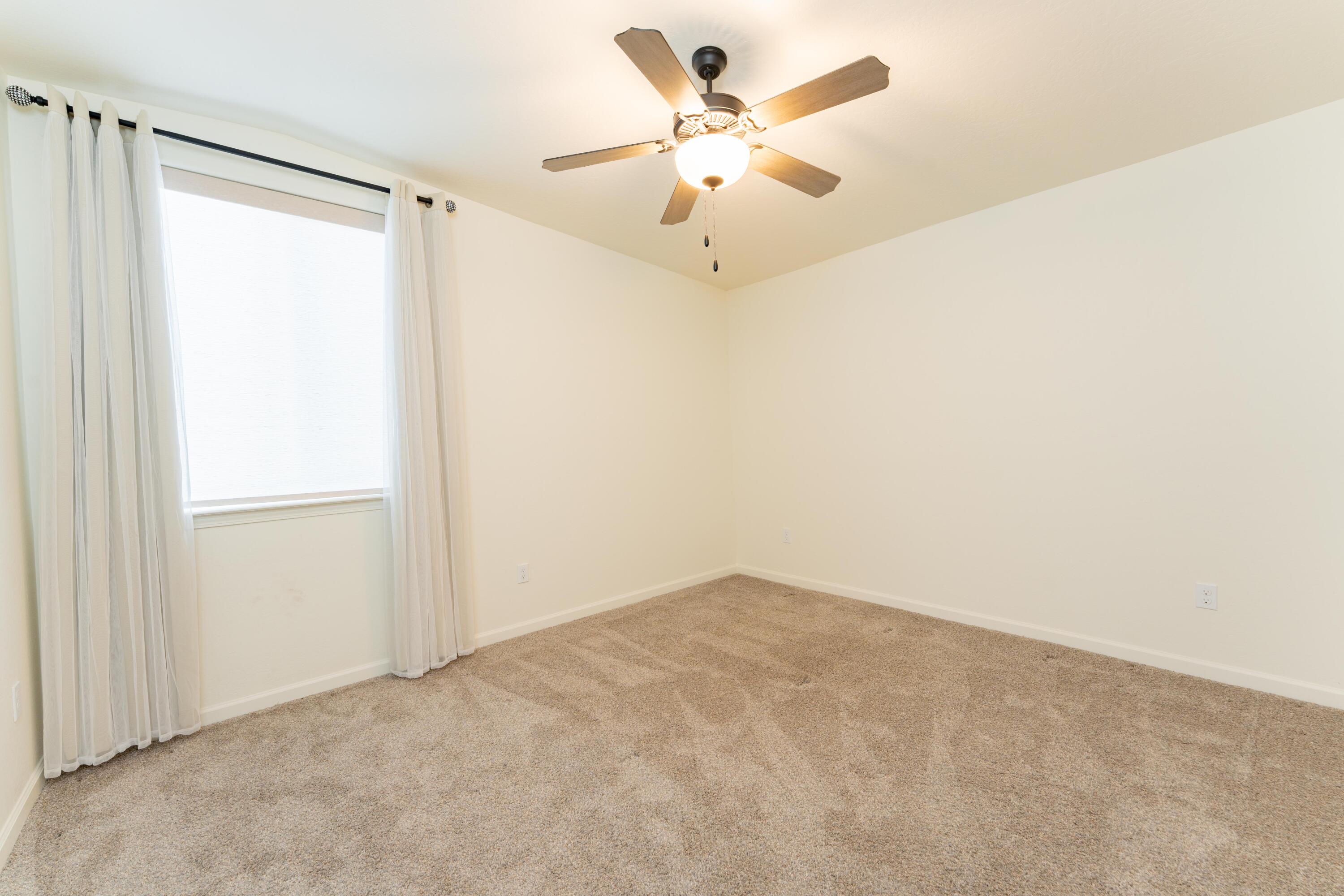 2241 E Monte Verde Ct, Visalia, CA 93292