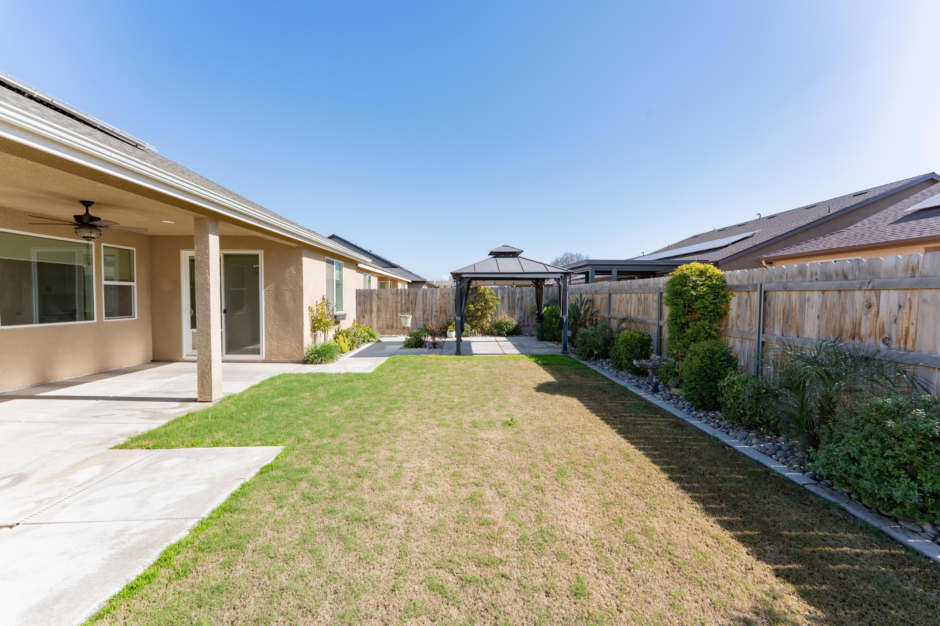 2241 E Monte Verde Ct, Visalia, CA 93292