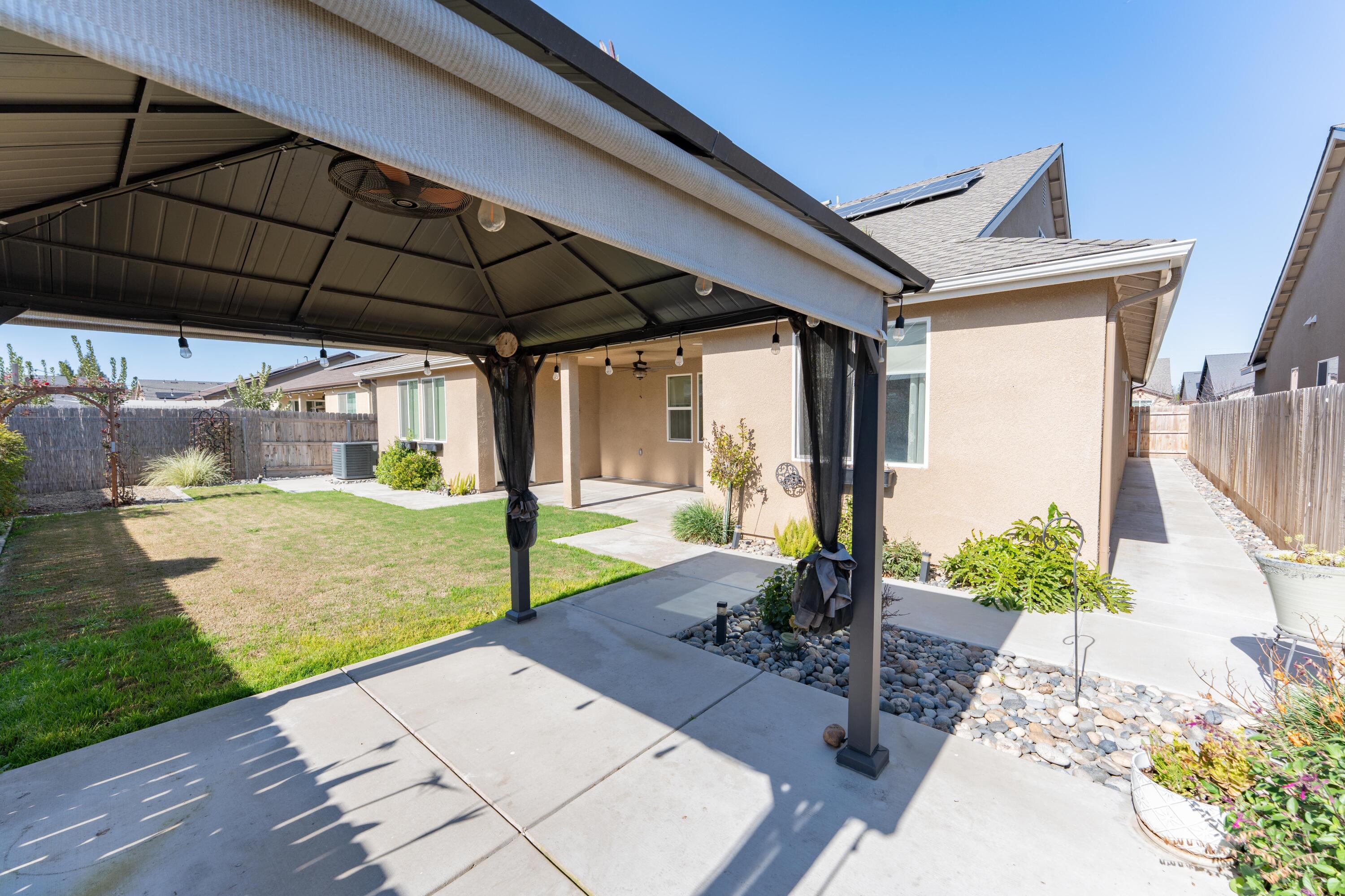 2241 E Monte Verde Ct, Visalia, CA 93292