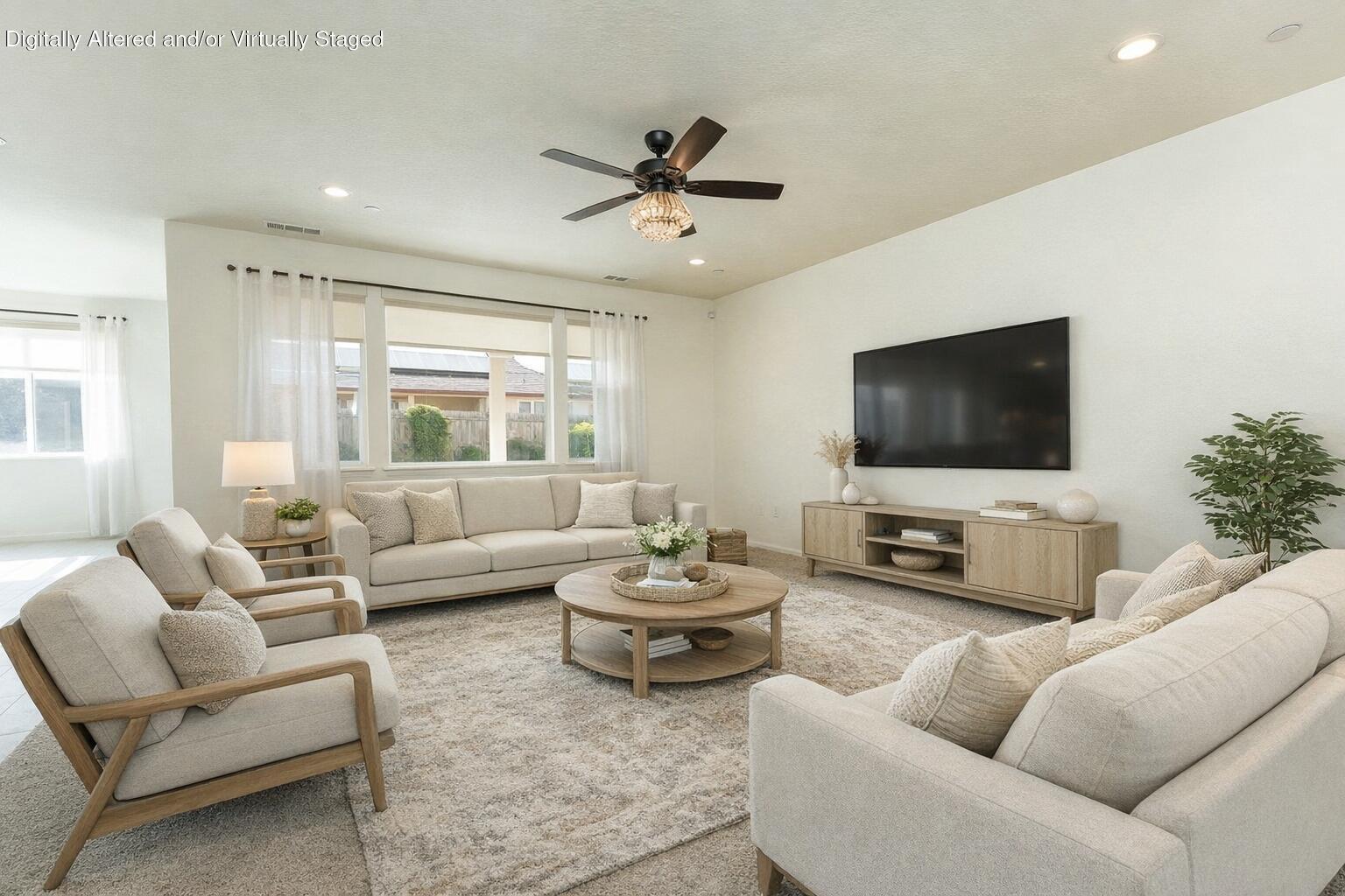 2241 E Monte Verde Ct, Visalia, CA 93292