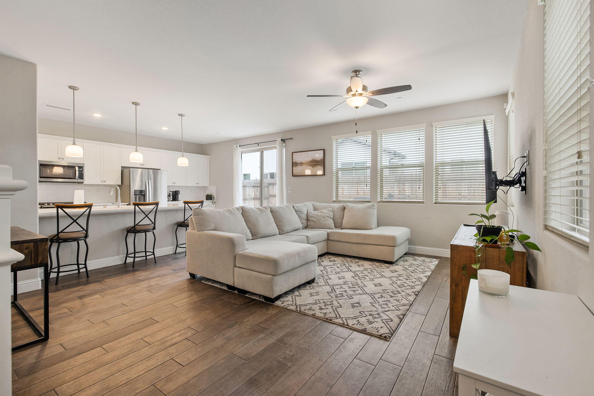 6212 E Bibi Dr, Fresno, CA 93727