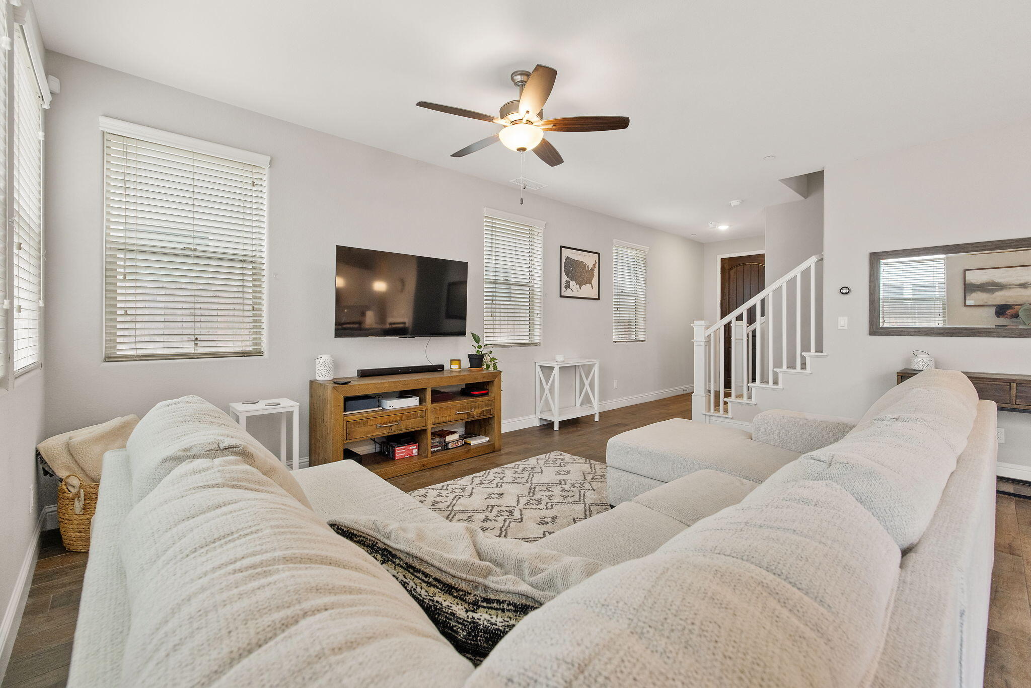 6212 E Bibi Dr, Fresno, CA 93727