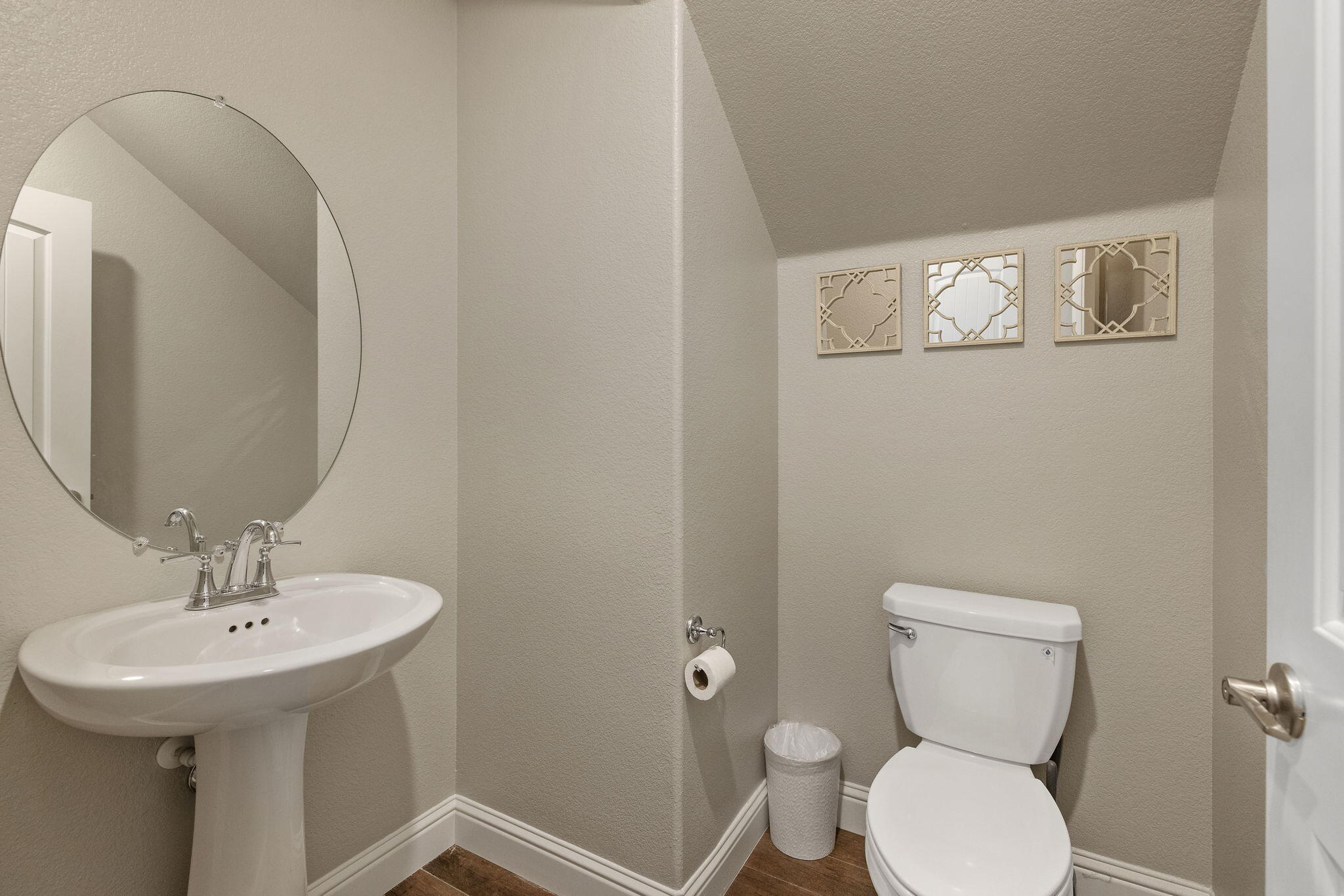 6212 E Bibi Dr, Fresno, CA 93727