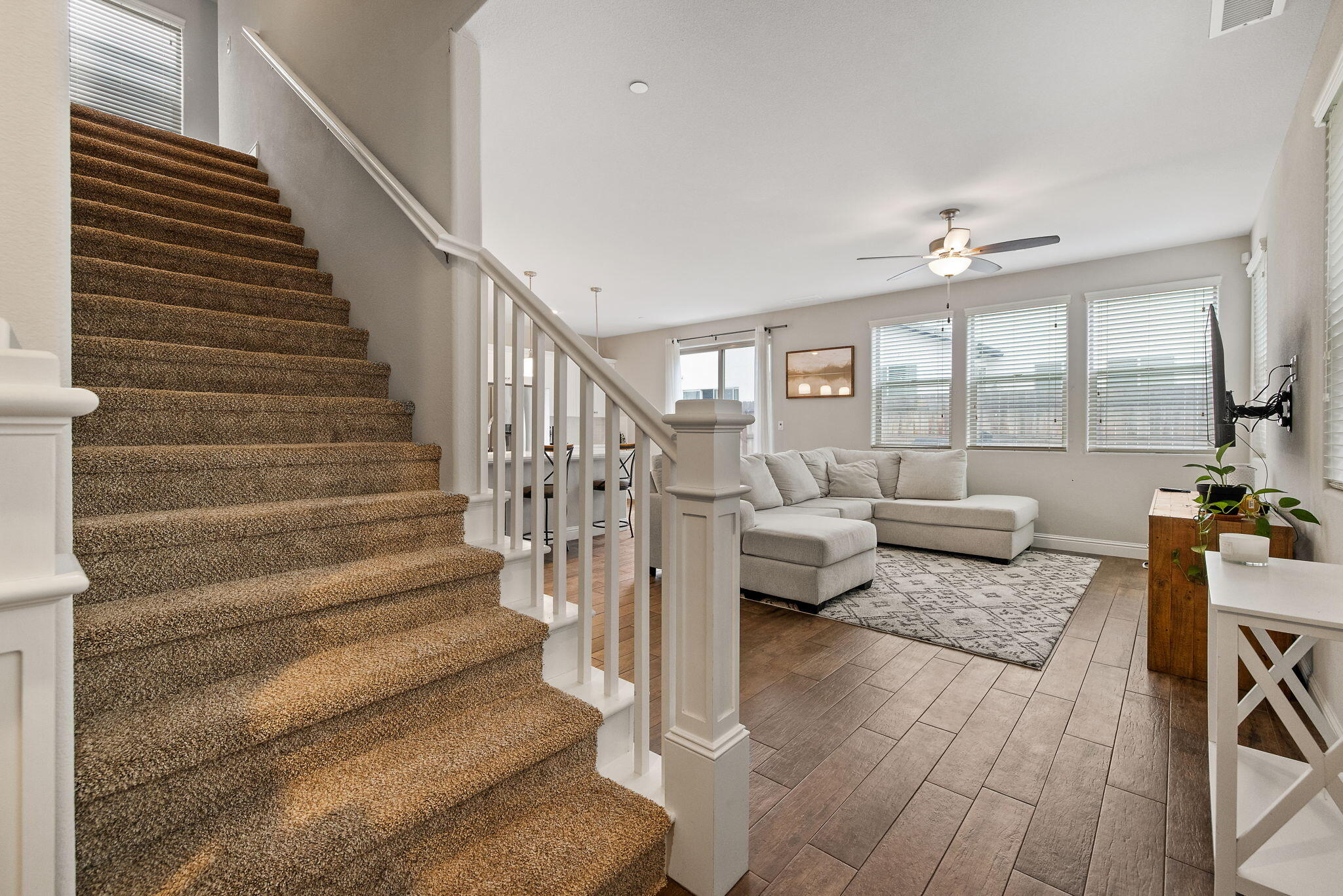 6212 E Bibi Dr, Fresno, CA 93727