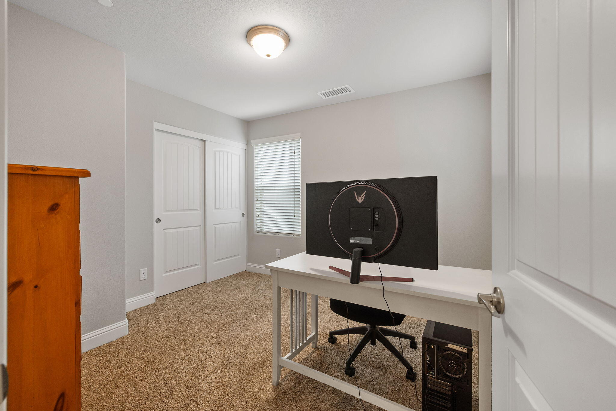 6212 E Bibi Dr, Fresno, CA 93727