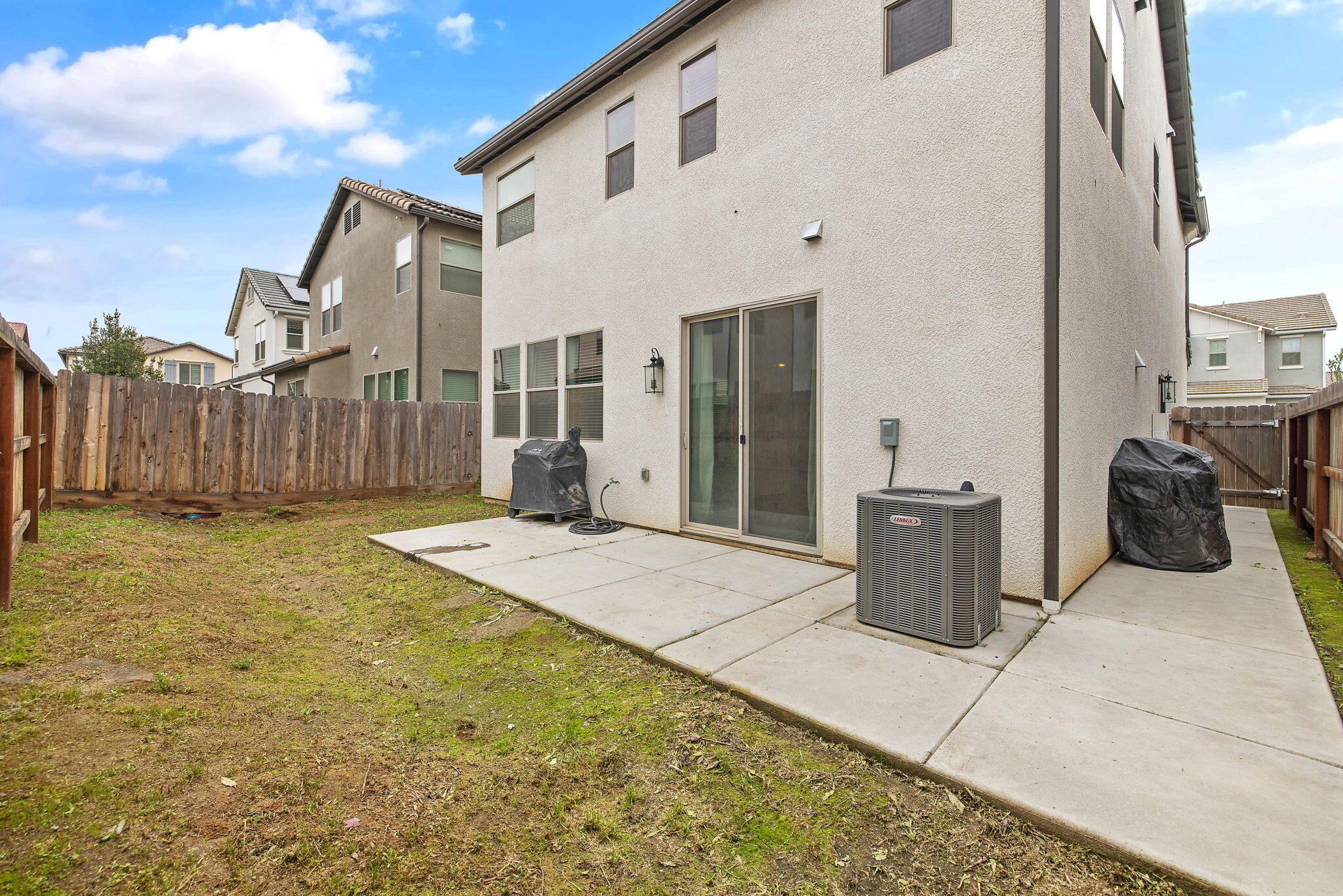 6212 E Bibi Dr, Fresno, CA 93727