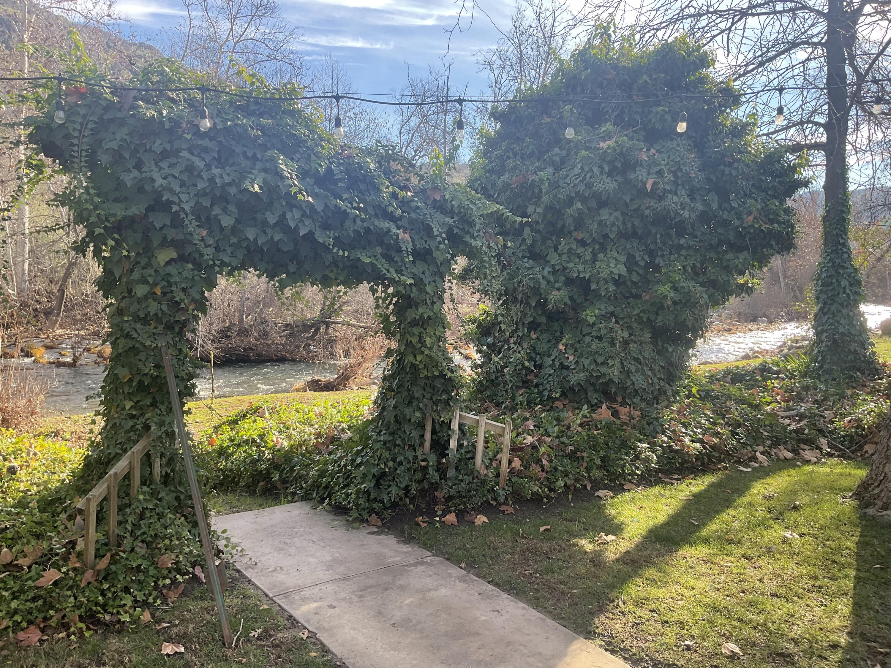 43788 Northfork Dr, Three Rivers, CA 93271