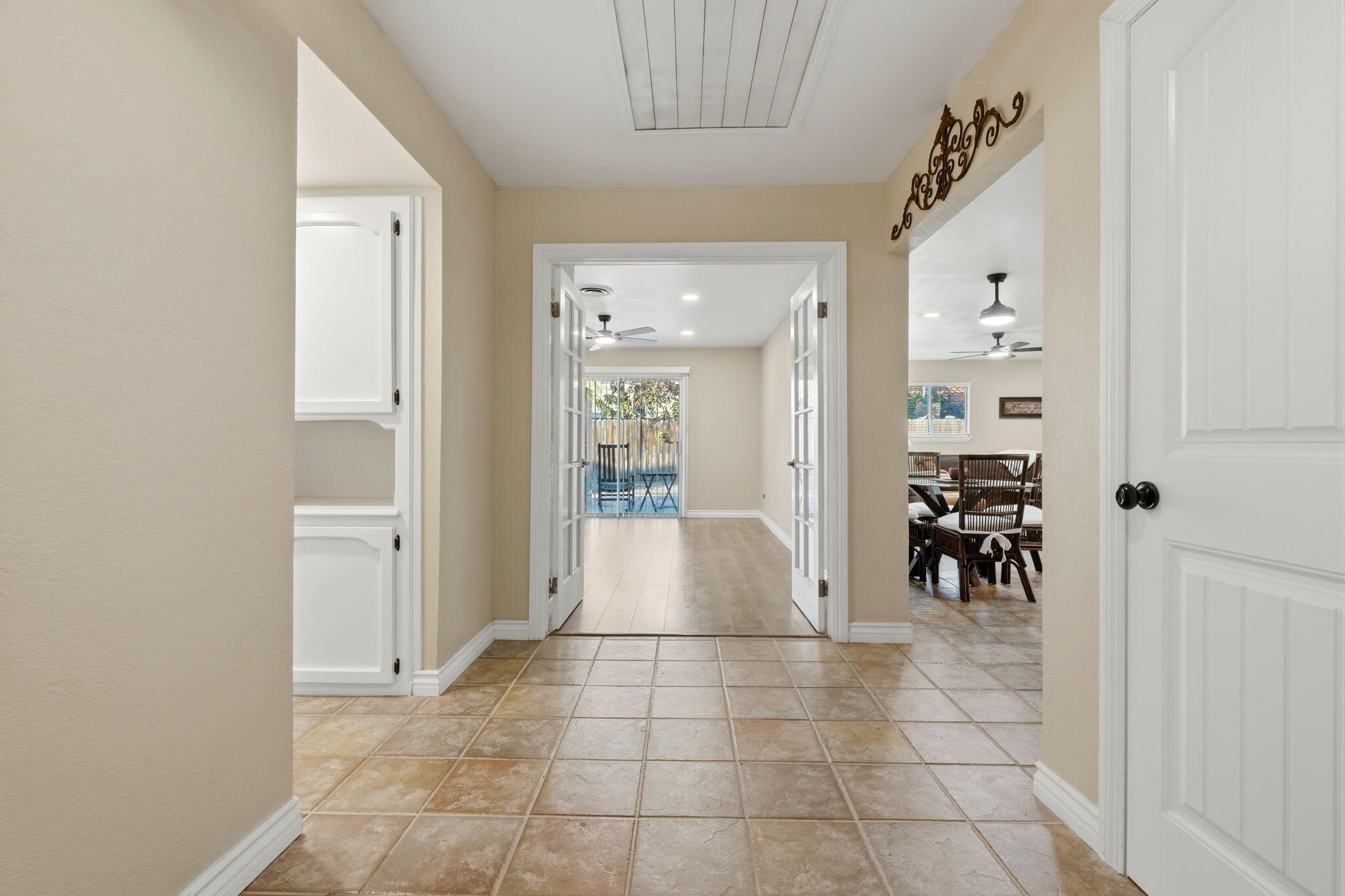 1690 Wall Ln, Porterville, CA 93257