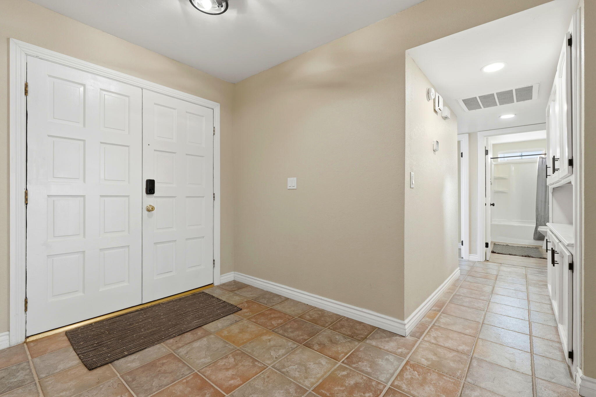 1690 Wall Ln, Porterville, CA 93257