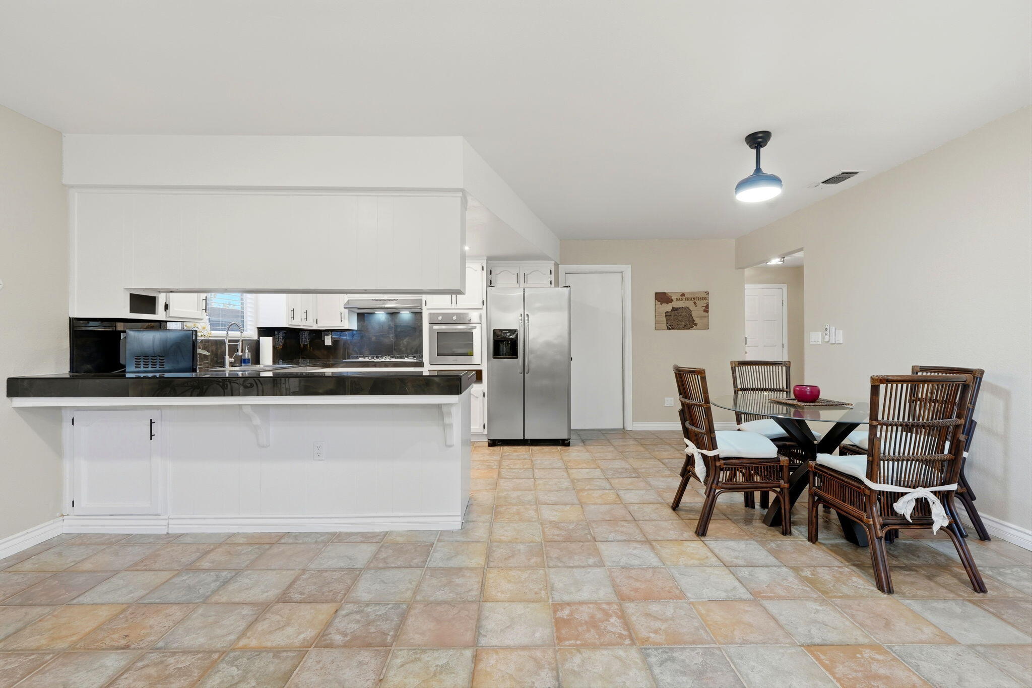 1690 Wall Ln, Porterville, CA 93257