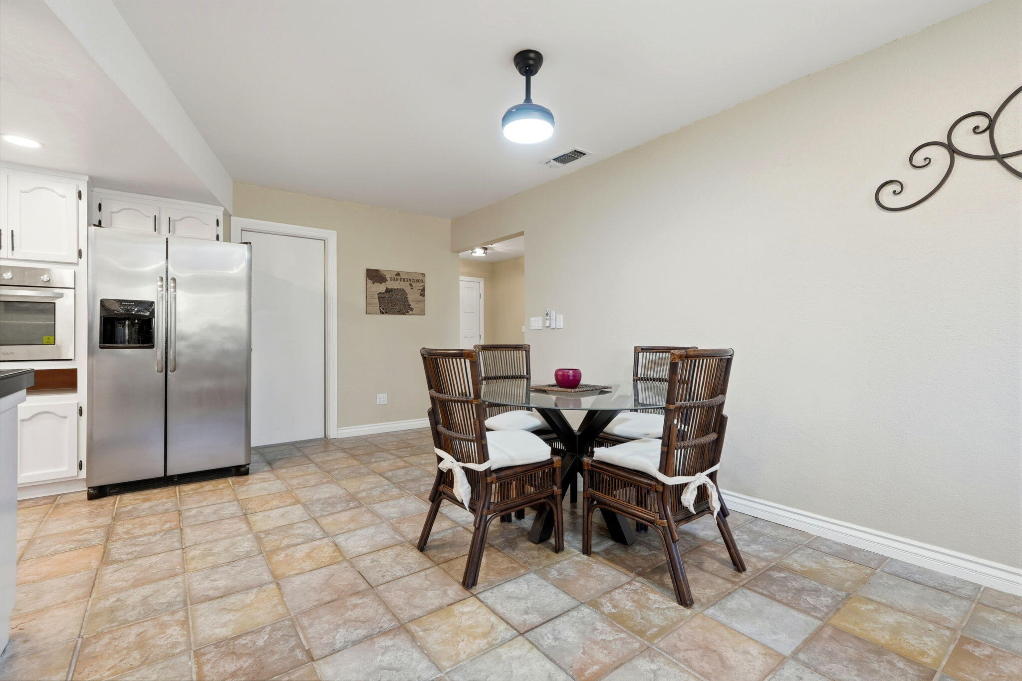 1690 Wall Ln, Porterville, CA 93257