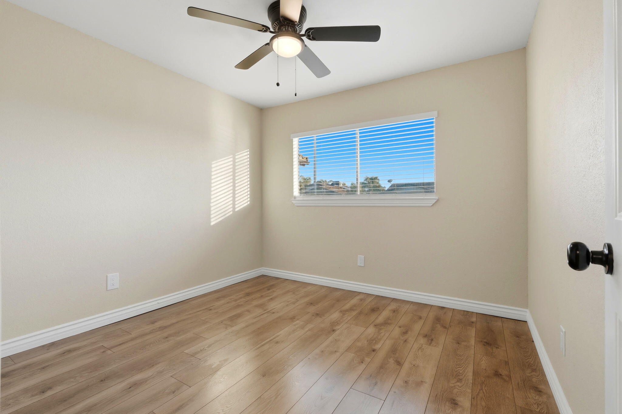 1690 Wall Ln, Porterville, CA 93257