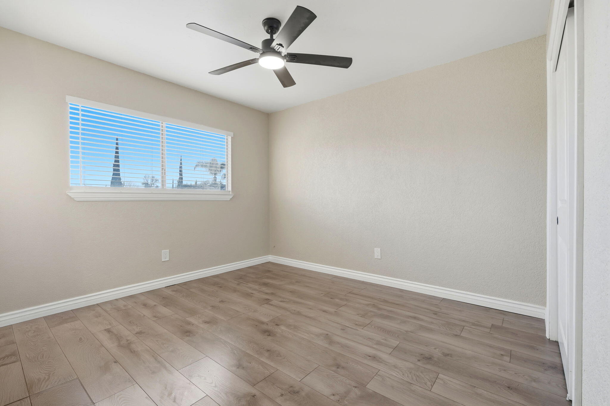 1690 Wall Ln, Porterville, CA 93257