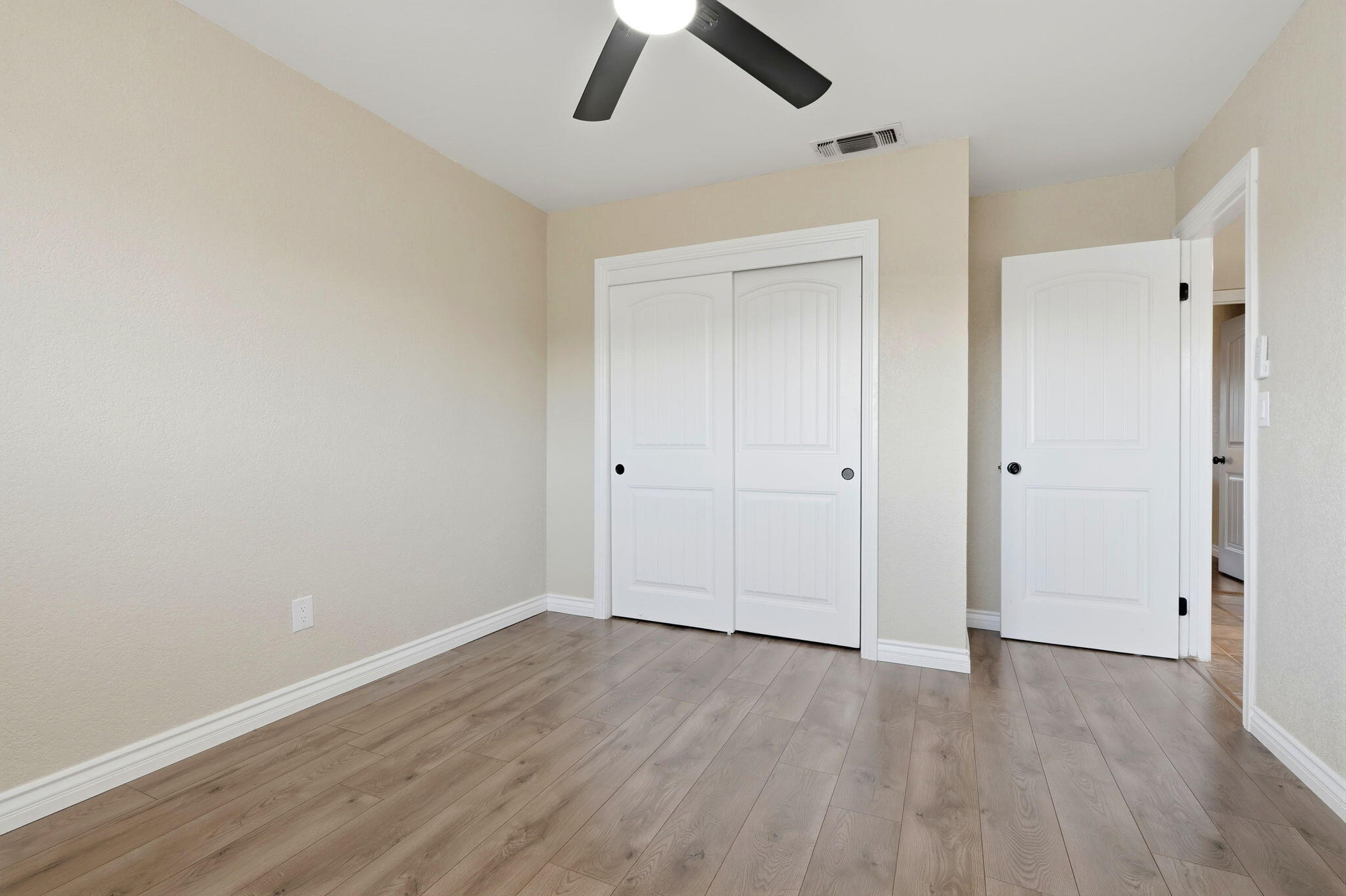 1690 Wall Ln, Porterville, CA 93257