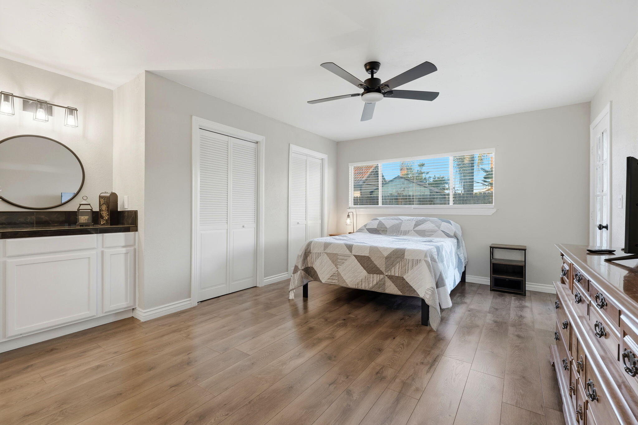 1690 Wall Ln, Porterville, CA 93257