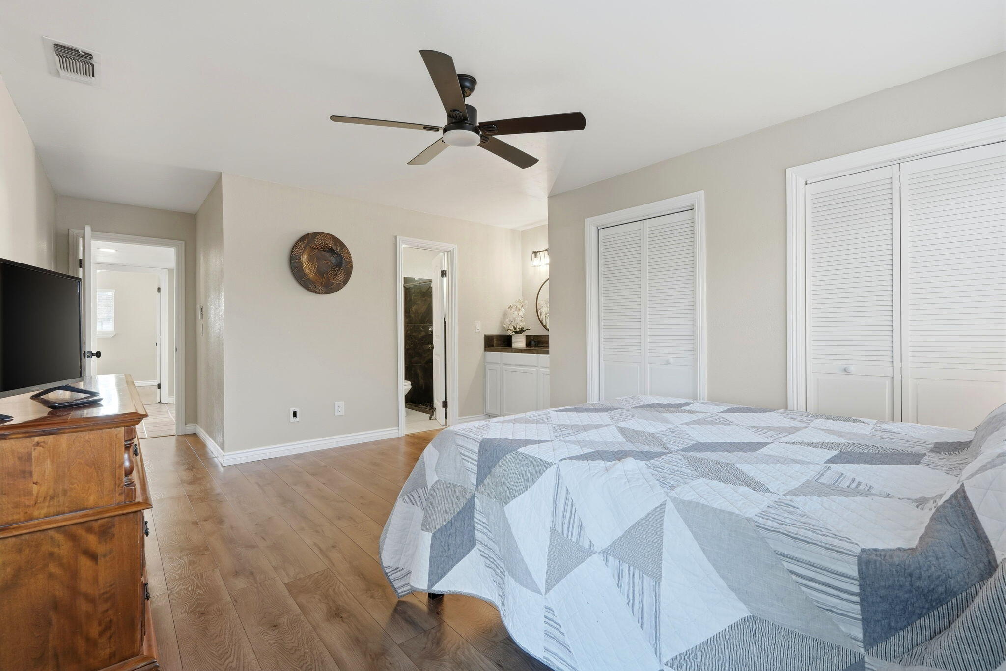 1690 Wall Ln, Porterville, CA 93257