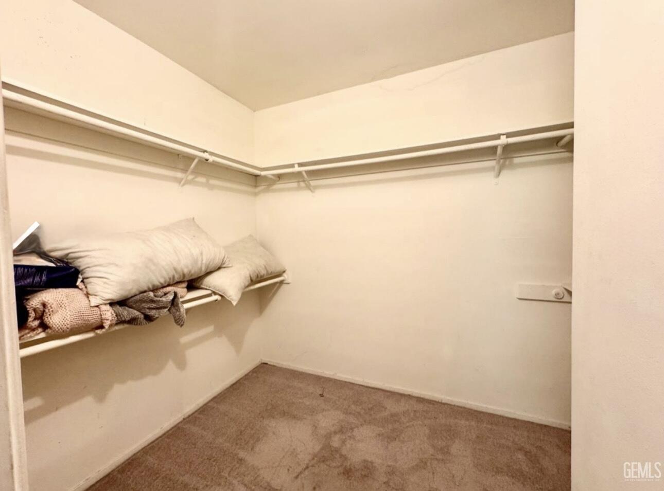 4136 Pinewood Lake Dr, Bakersfield, CA 93309