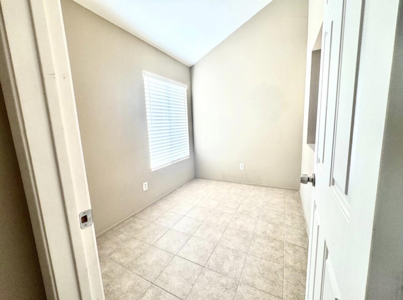 4136 Pinewood Lake Dr, Bakersfield, CA 93309