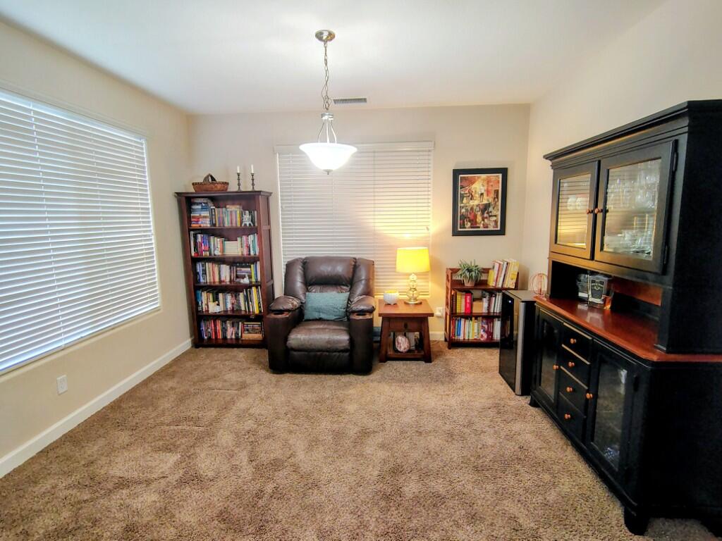 1214 N Julieann Ct, Visalia, CA 93277