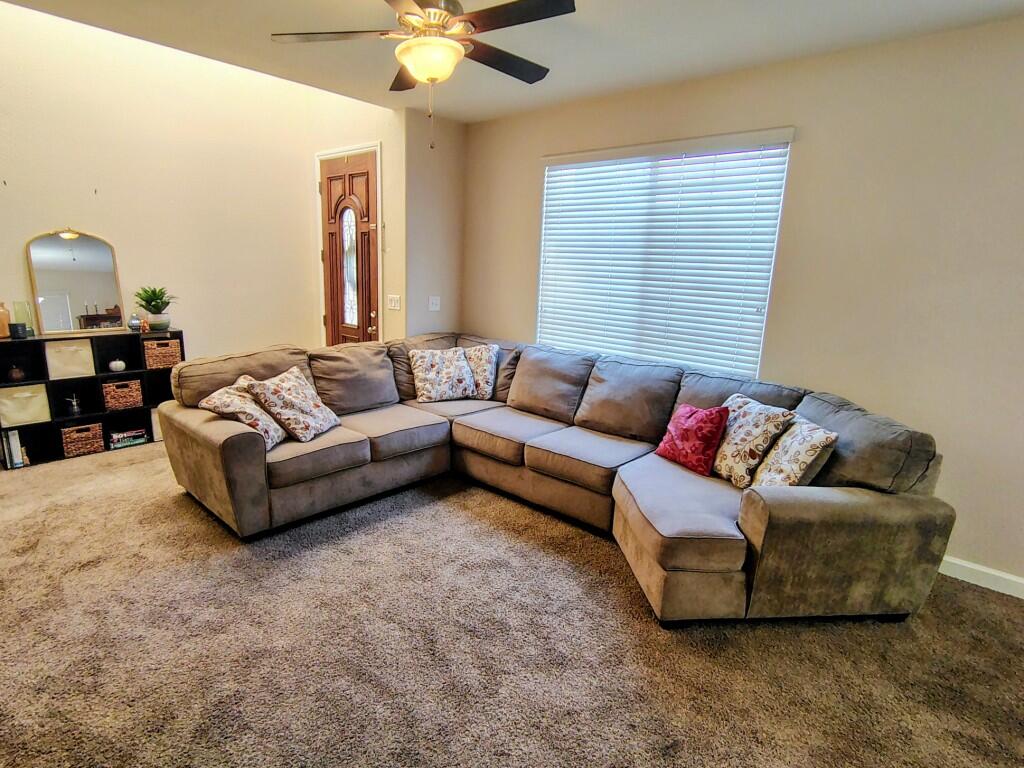 1214 N Julieann Ct, Visalia, CA 93277