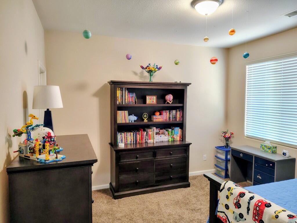 1214 N Julieann Ct, Visalia, CA 93277