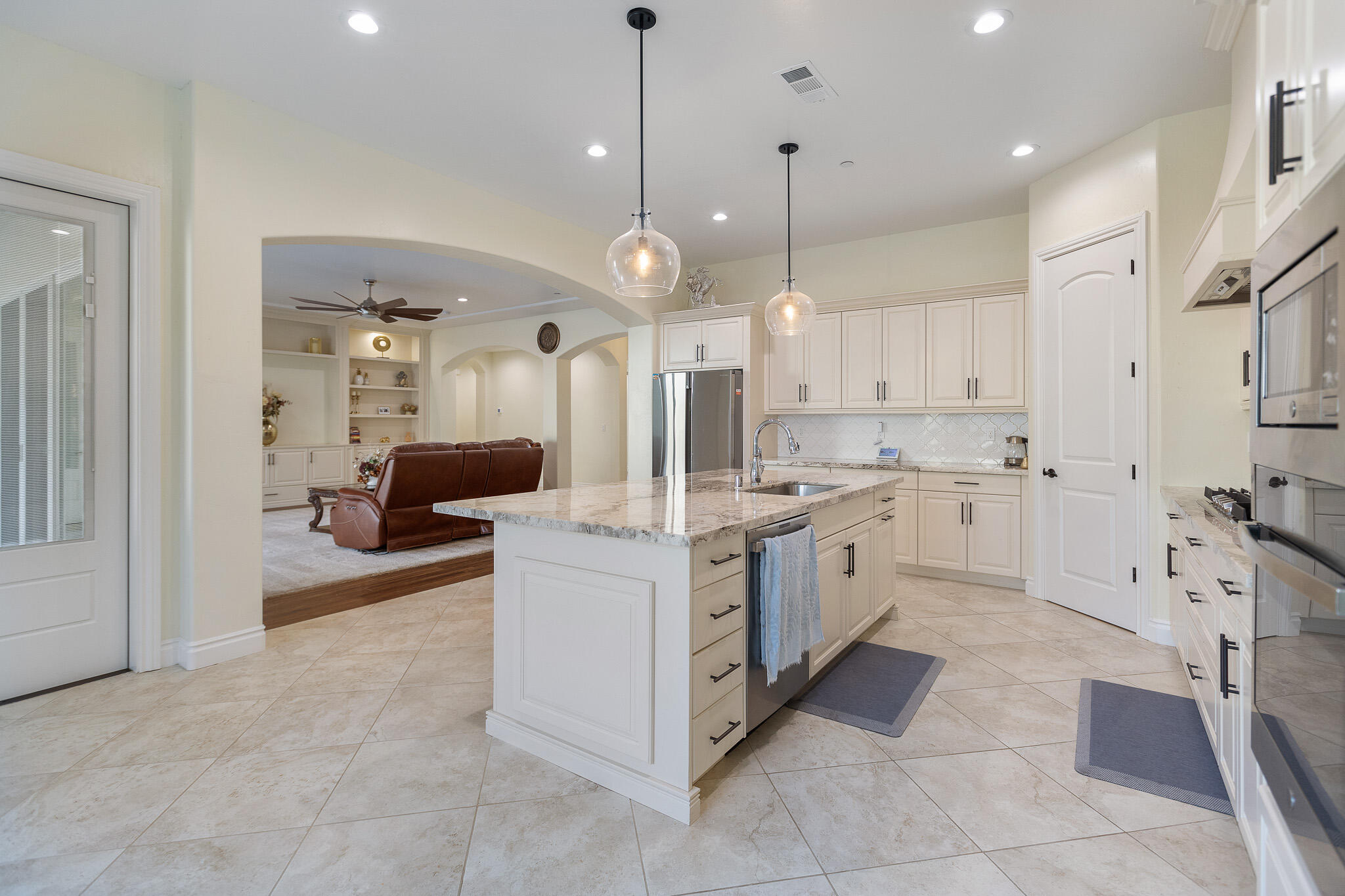 3108 E Beech Ct, Visalia, CA 93292