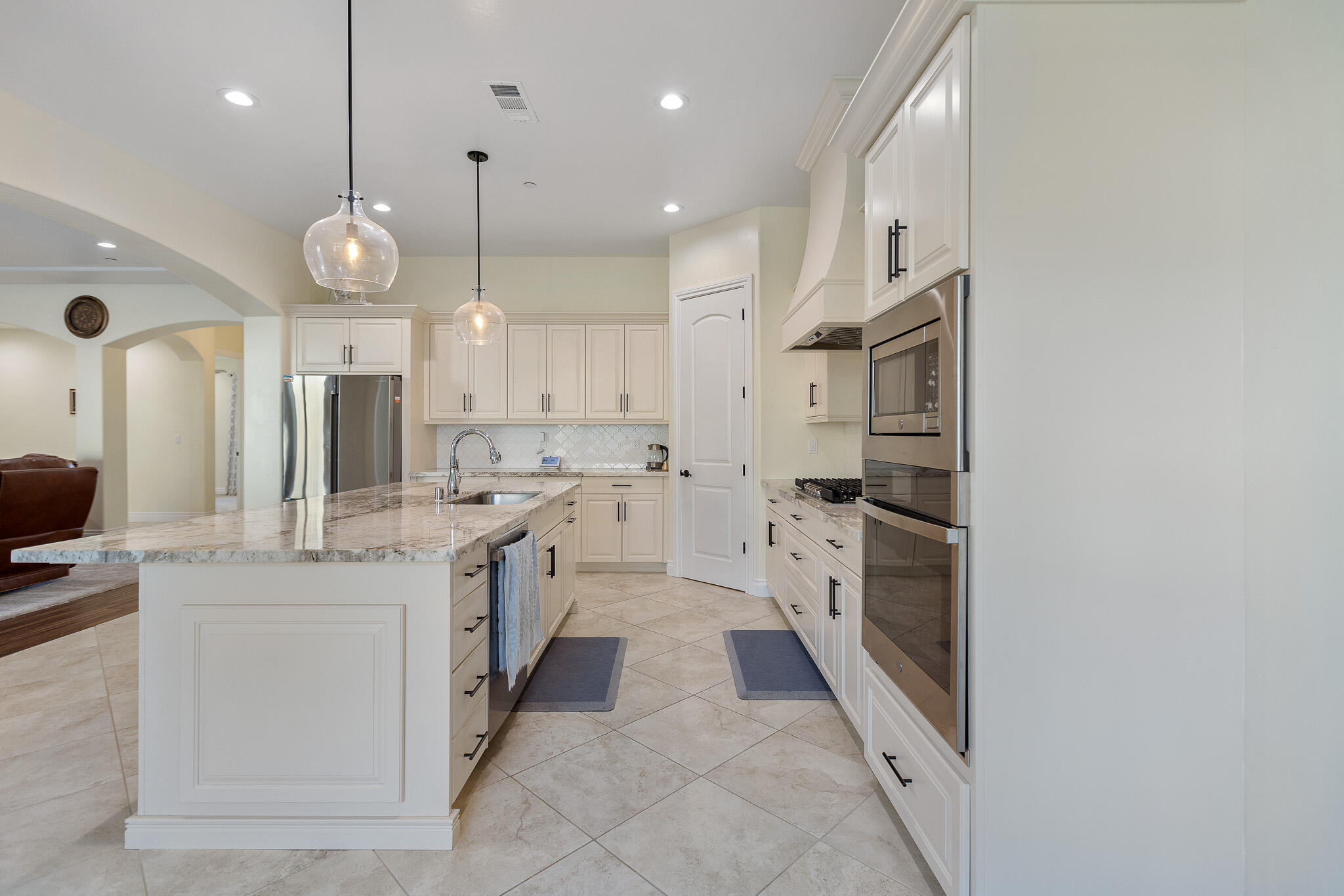 3108 E Beech Ct, Visalia, CA 93292