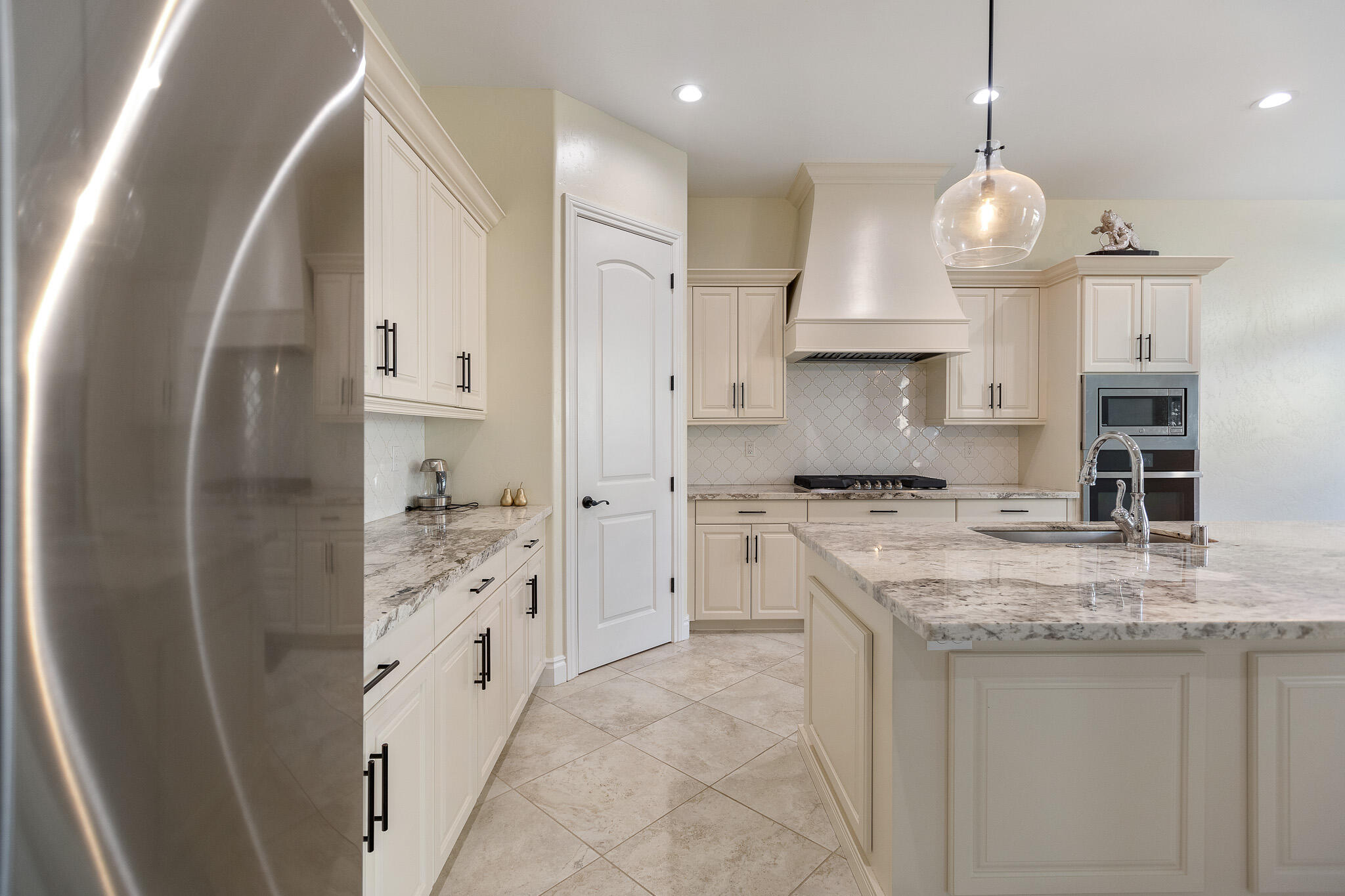 3108 E Beech Ct, Visalia, CA 93292