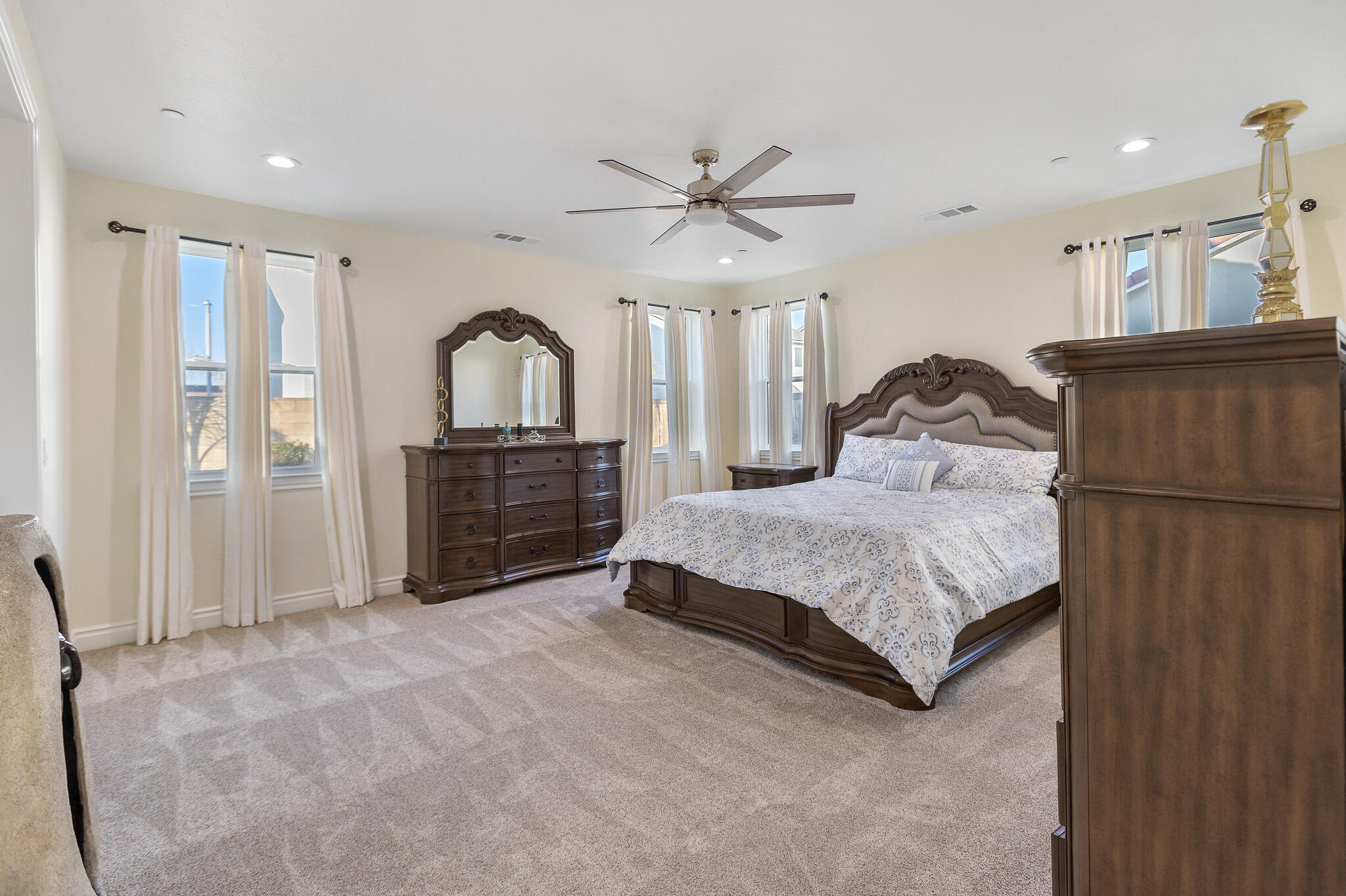 3108 E Beech Ct, Visalia, CA 93292