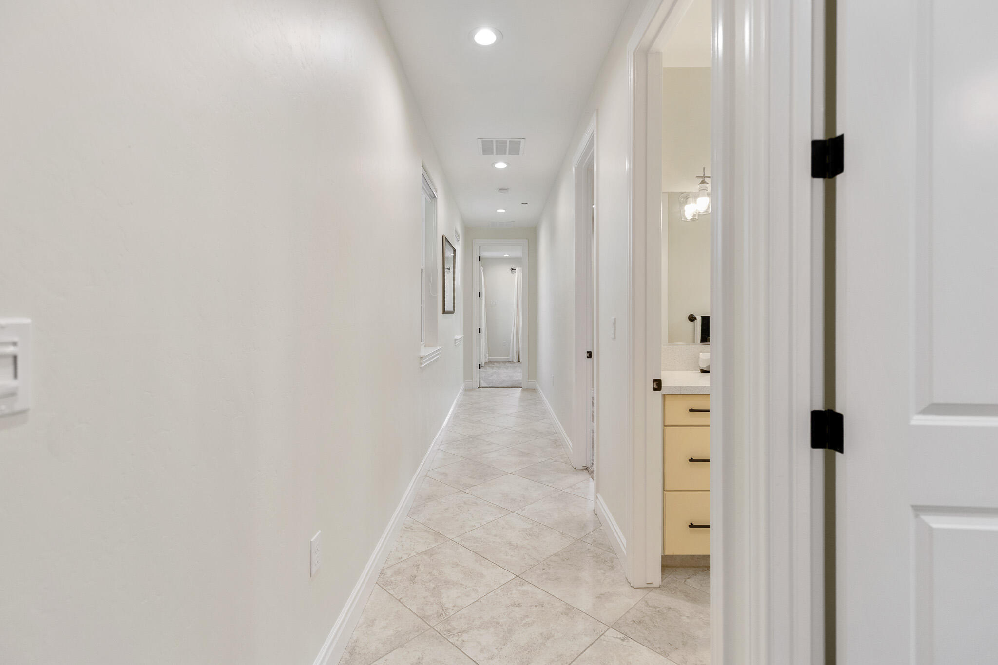 3108 E Beech Ct, Visalia, CA 93292