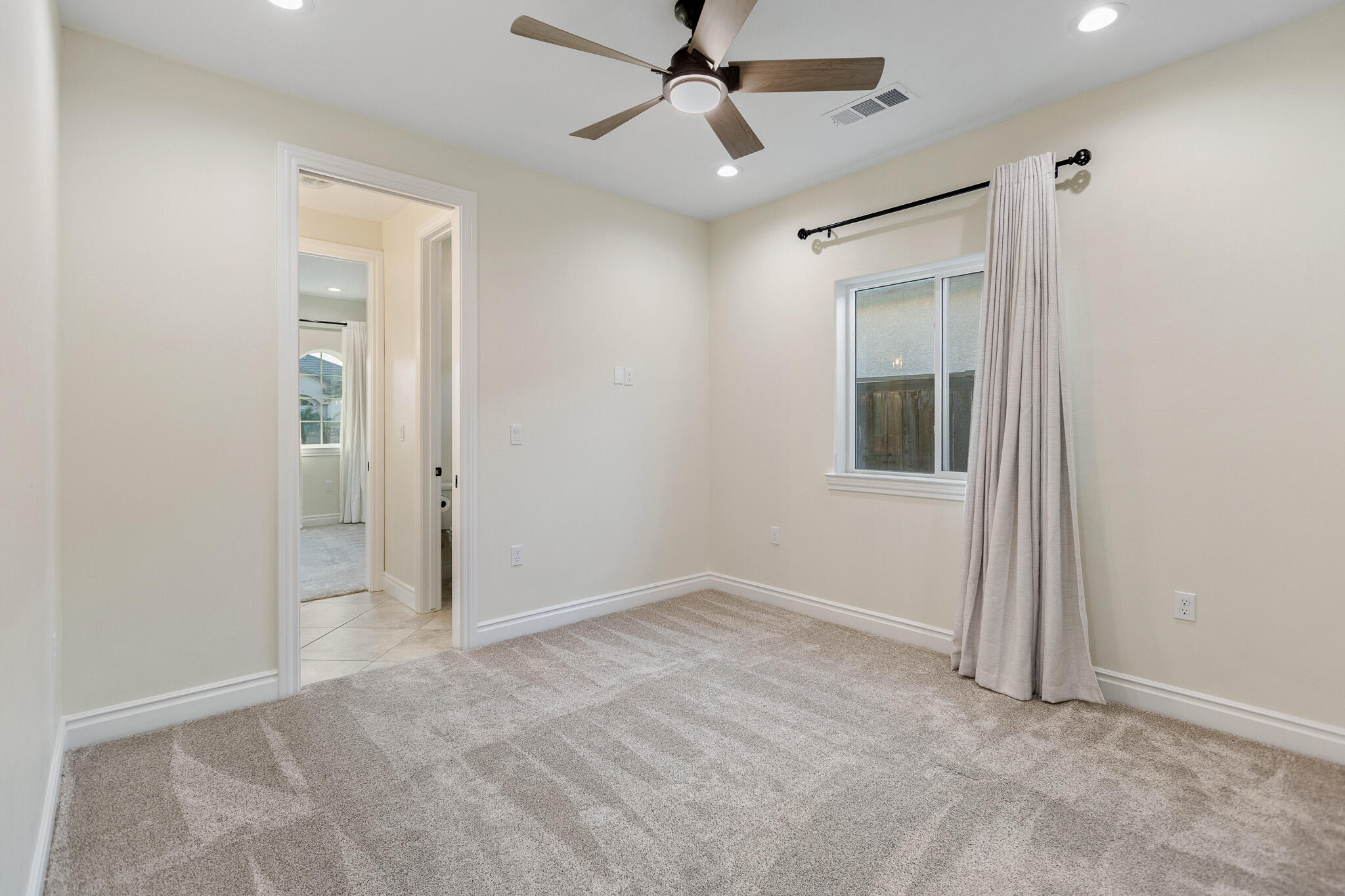 3108 E Beech Ct, Visalia, CA 93292