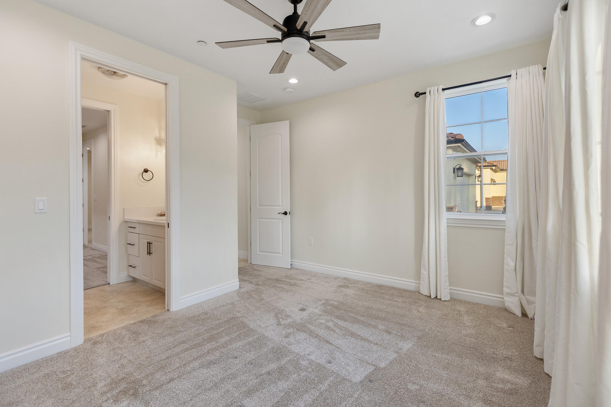 3108 E Beech Ct, Visalia, CA 93292