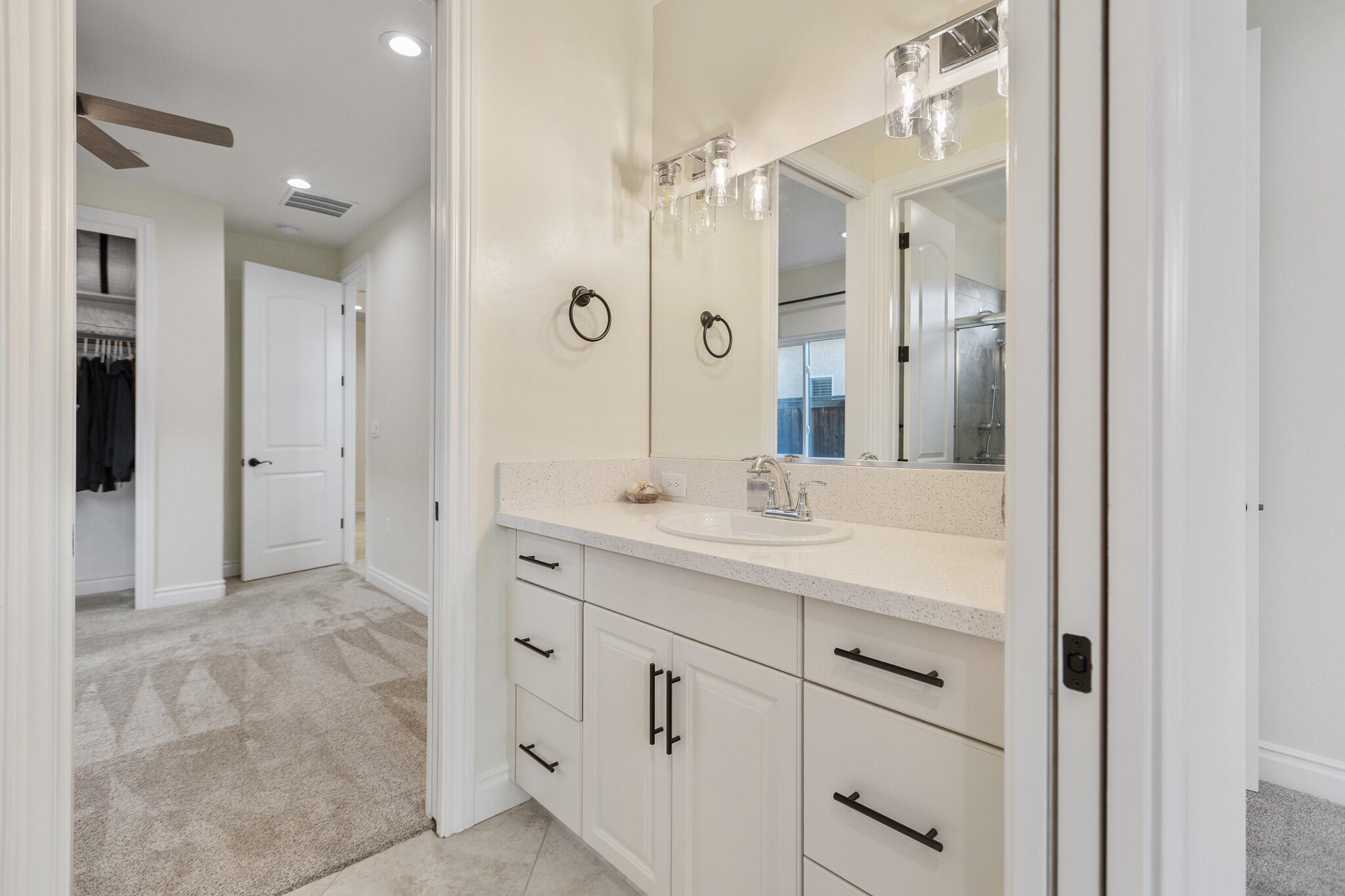 3108 E Beech Ct, Visalia, CA 93292