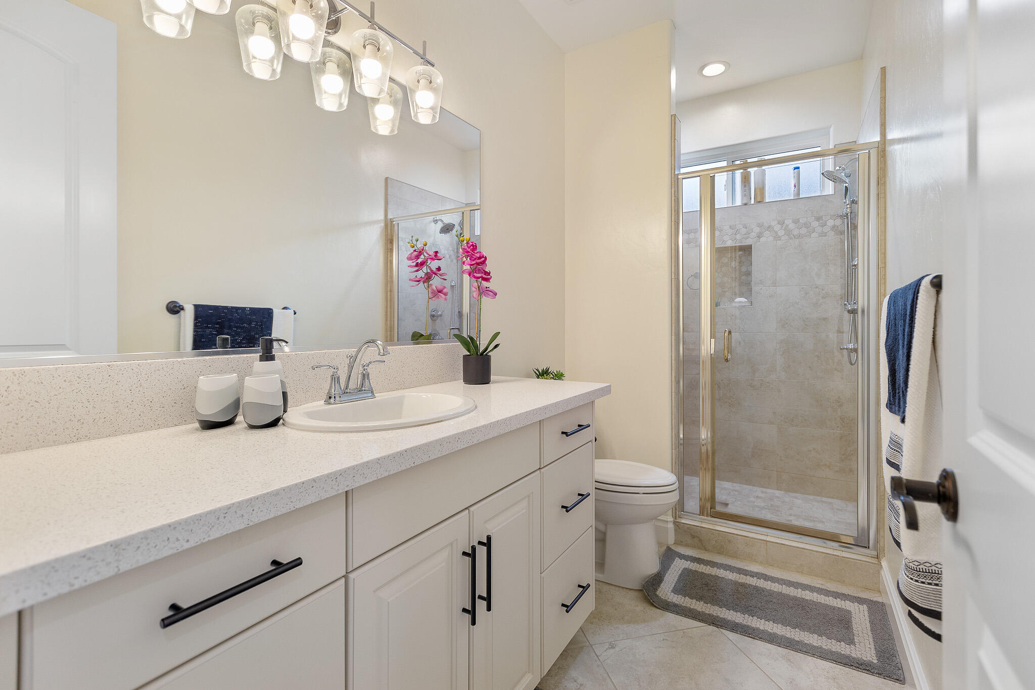 3108 E Beech Ct, Visalia, CA 93292