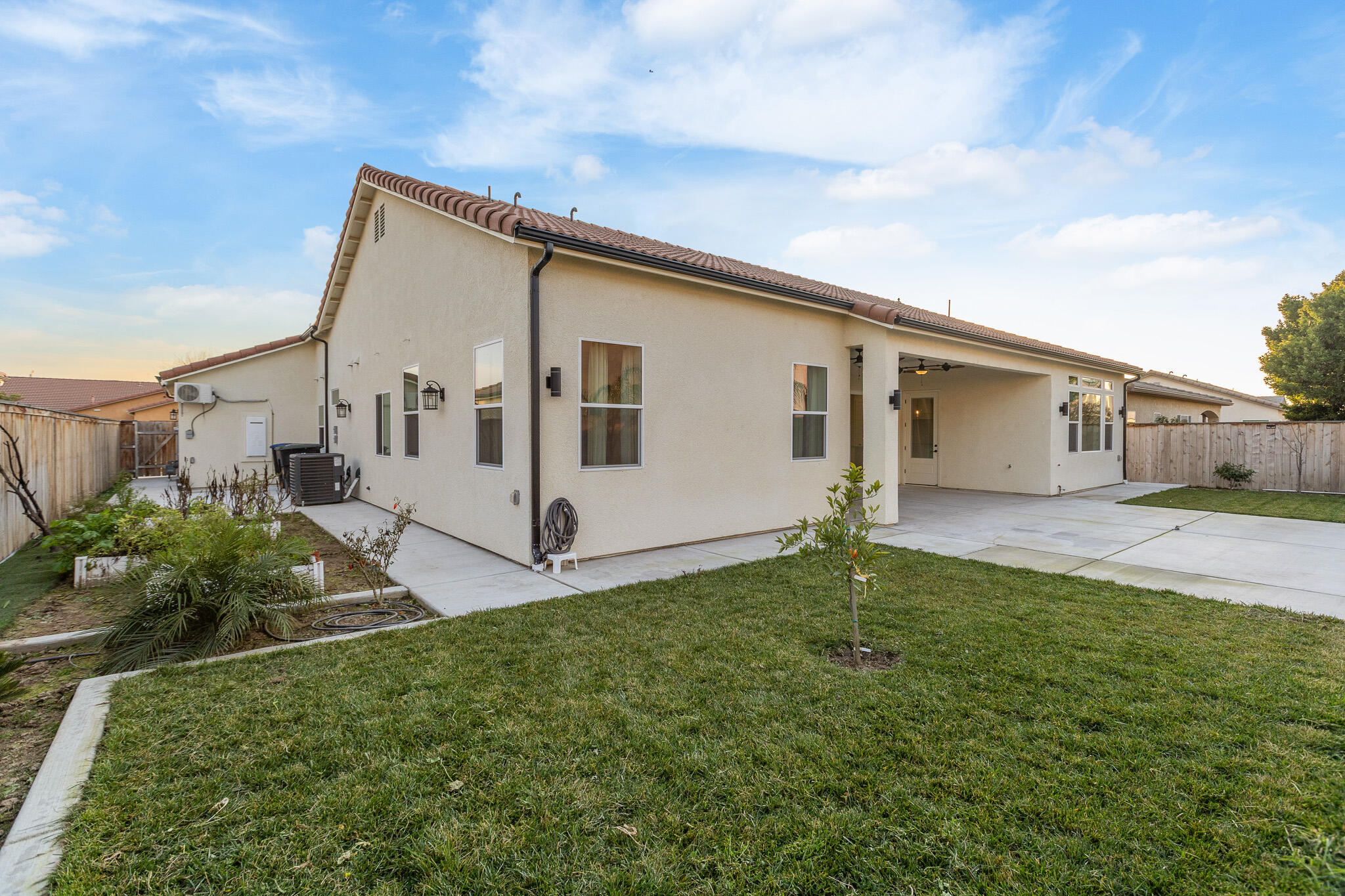 3108 E Beech Ct, Visalia, CA 93292