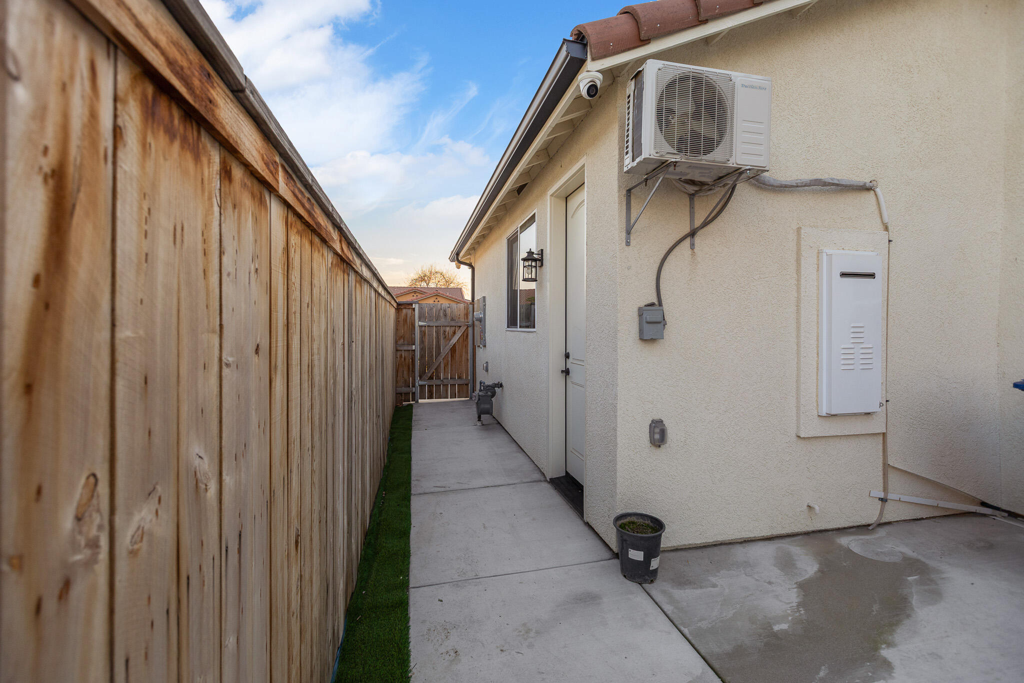 3108 E Beech Ct, Visalia, CA 93292